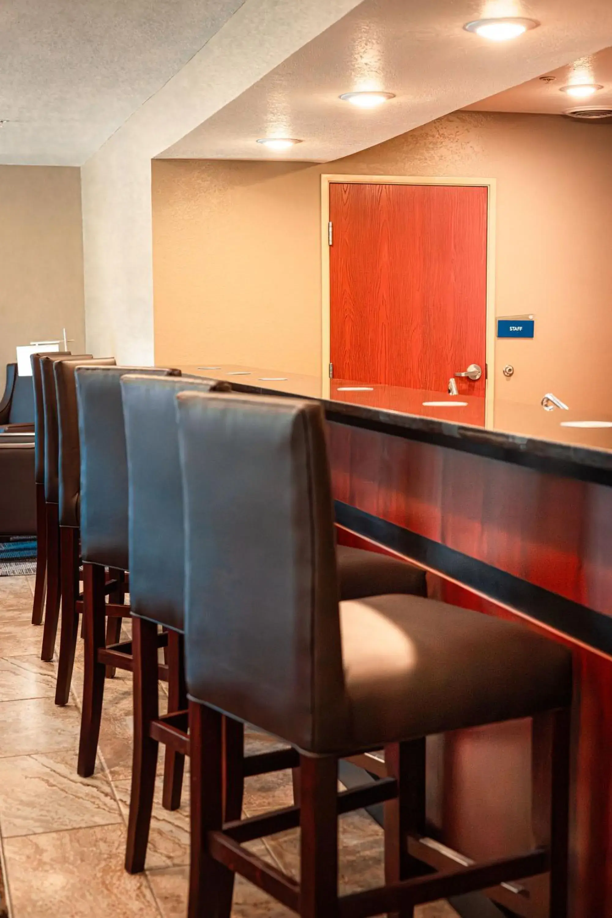 Lounge or bar in Cobblestone Inn & Suites - Big Lake Lounge or bar in Cobblestone Inn & Suites - Big Lake