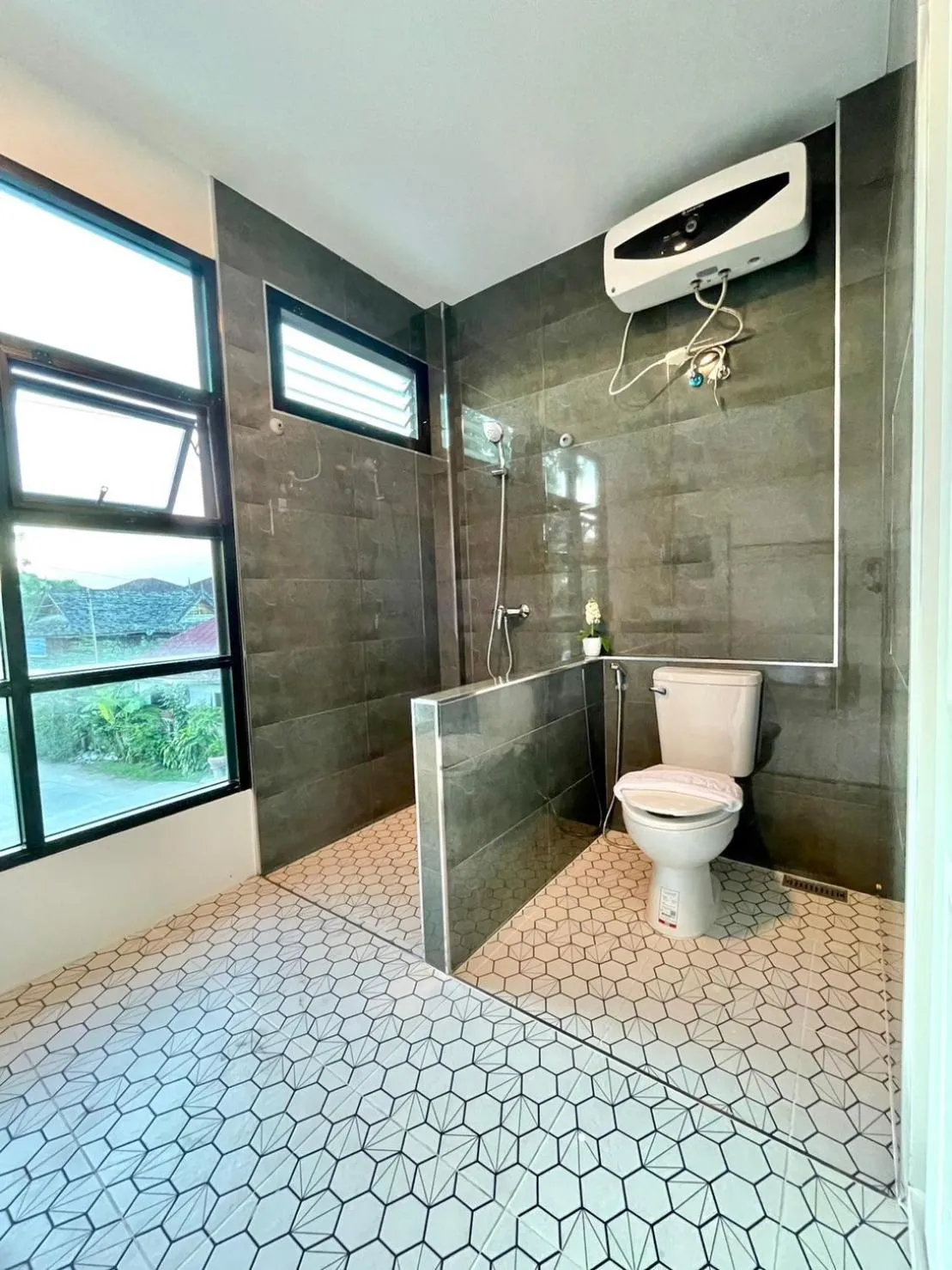 Bathroom in Sky View Home and Hostel Chiangmai