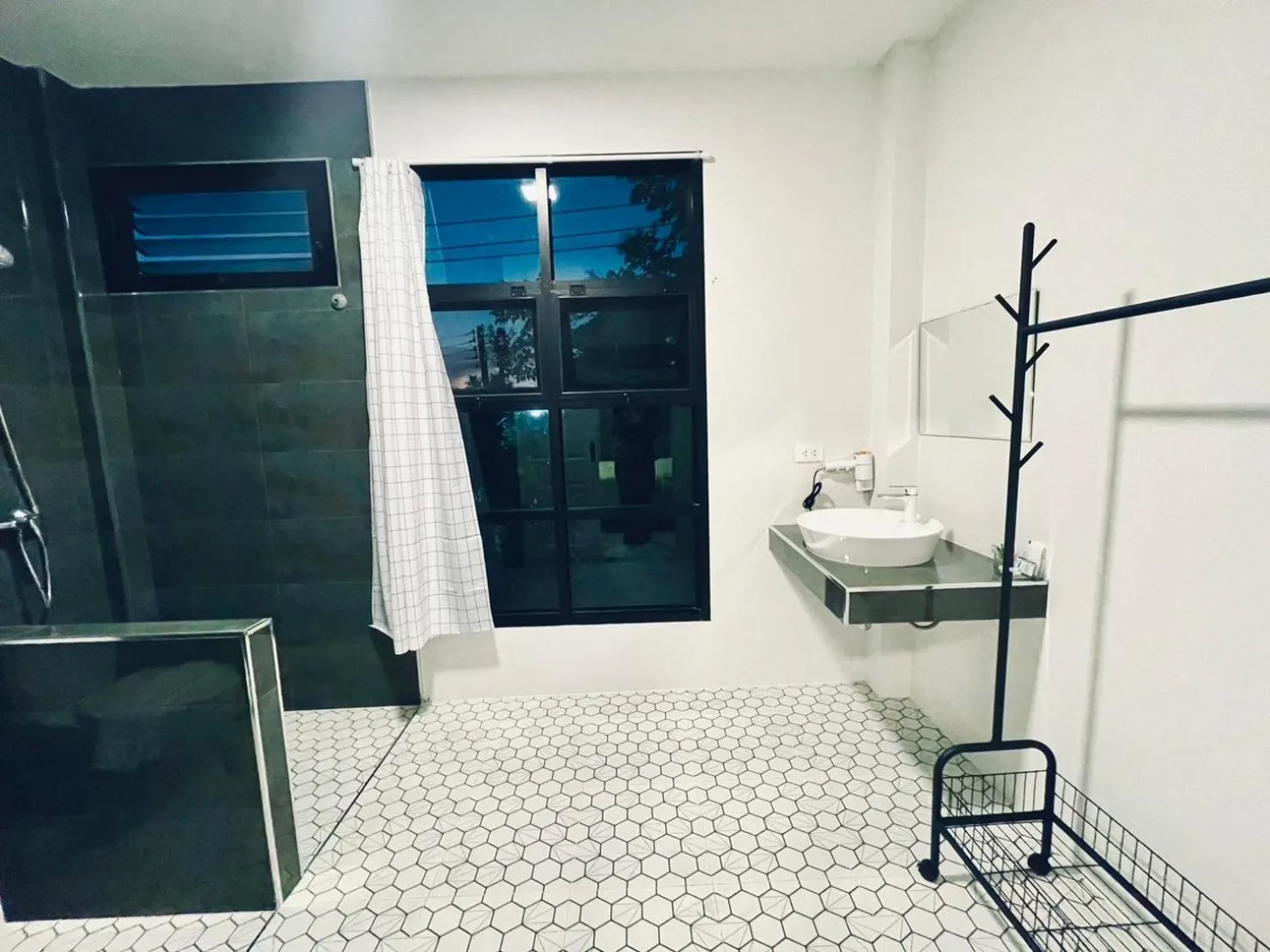 Shower in Sky View Home and Hostel Chiangmai