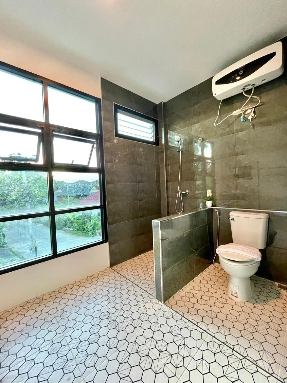 Bathroom in Sky View Home and Hostel Chiangmai