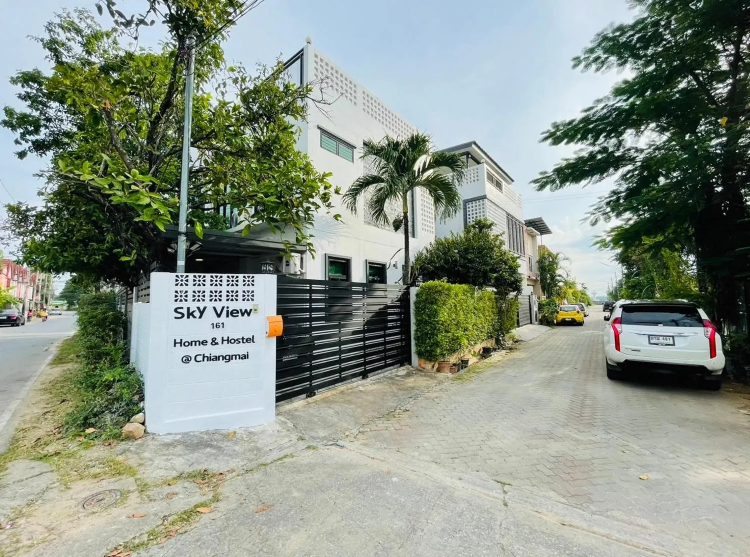 Property building in Sky View Home and Hostel Chiangmai