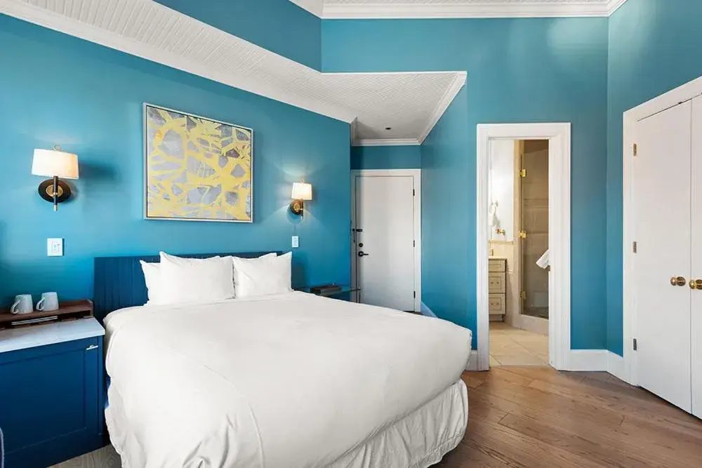 Independence Square 205, Stylish Hotel Room with AC, Great Location in Aspen Independence Square 205, Stylish Hotel Room with AC, Great Location in Aspen