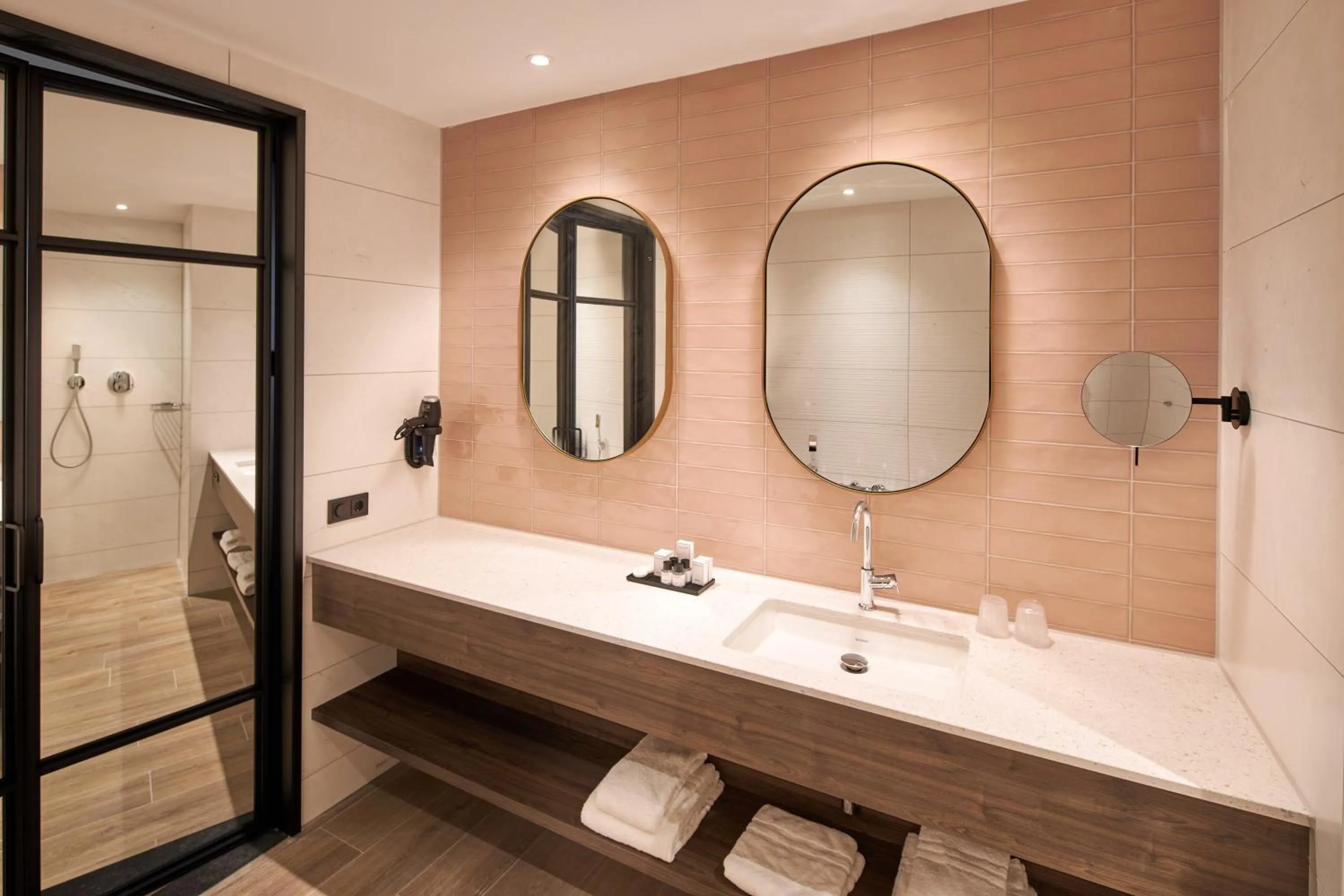 Bathroom in Van der Valk Hotel Haarlem
