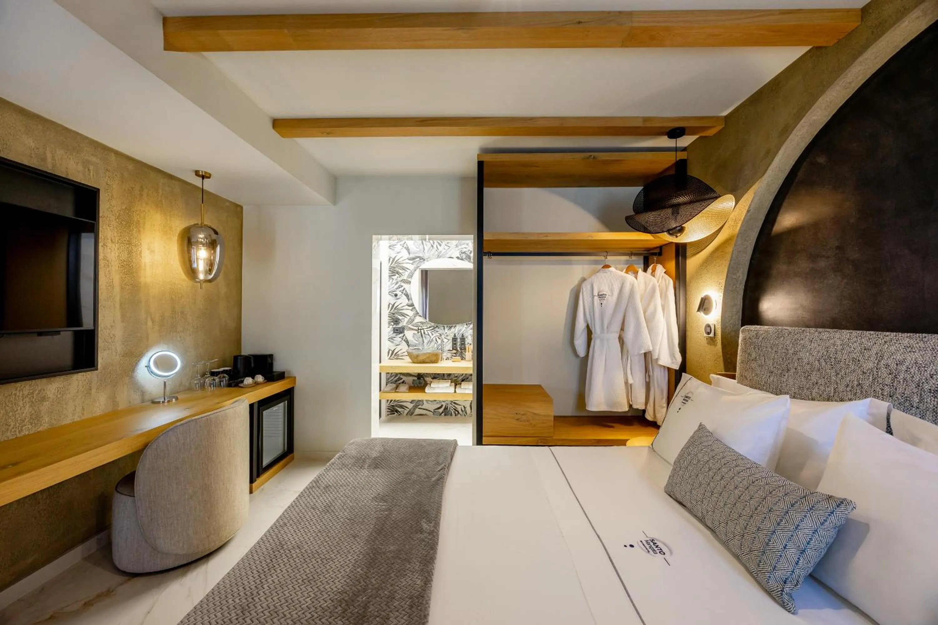 Bed in Santo Mangata Boutique Hotel and Spa