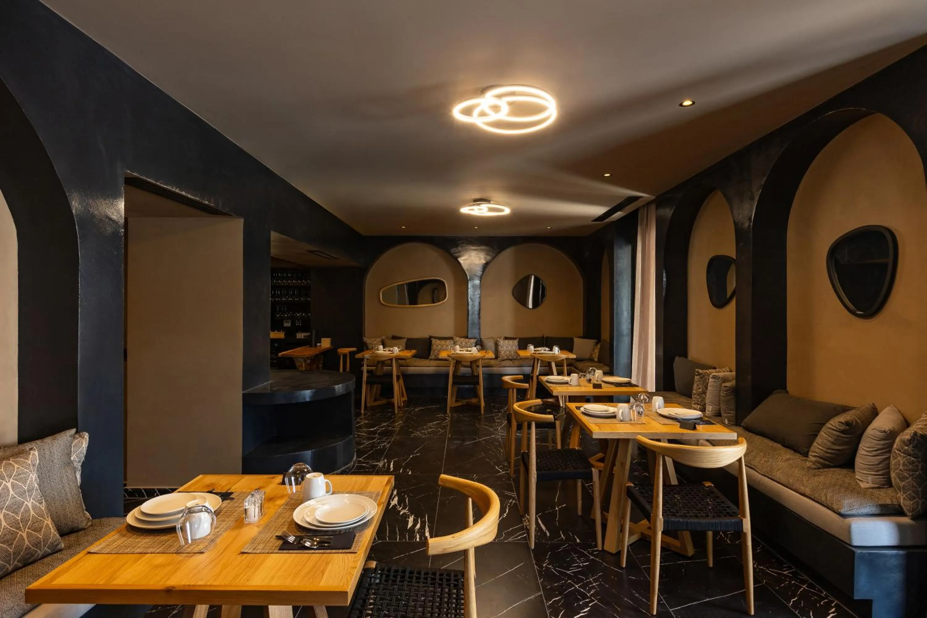 Restaurant/places to eat in Santo Mangata Boutique Hotel and Spa