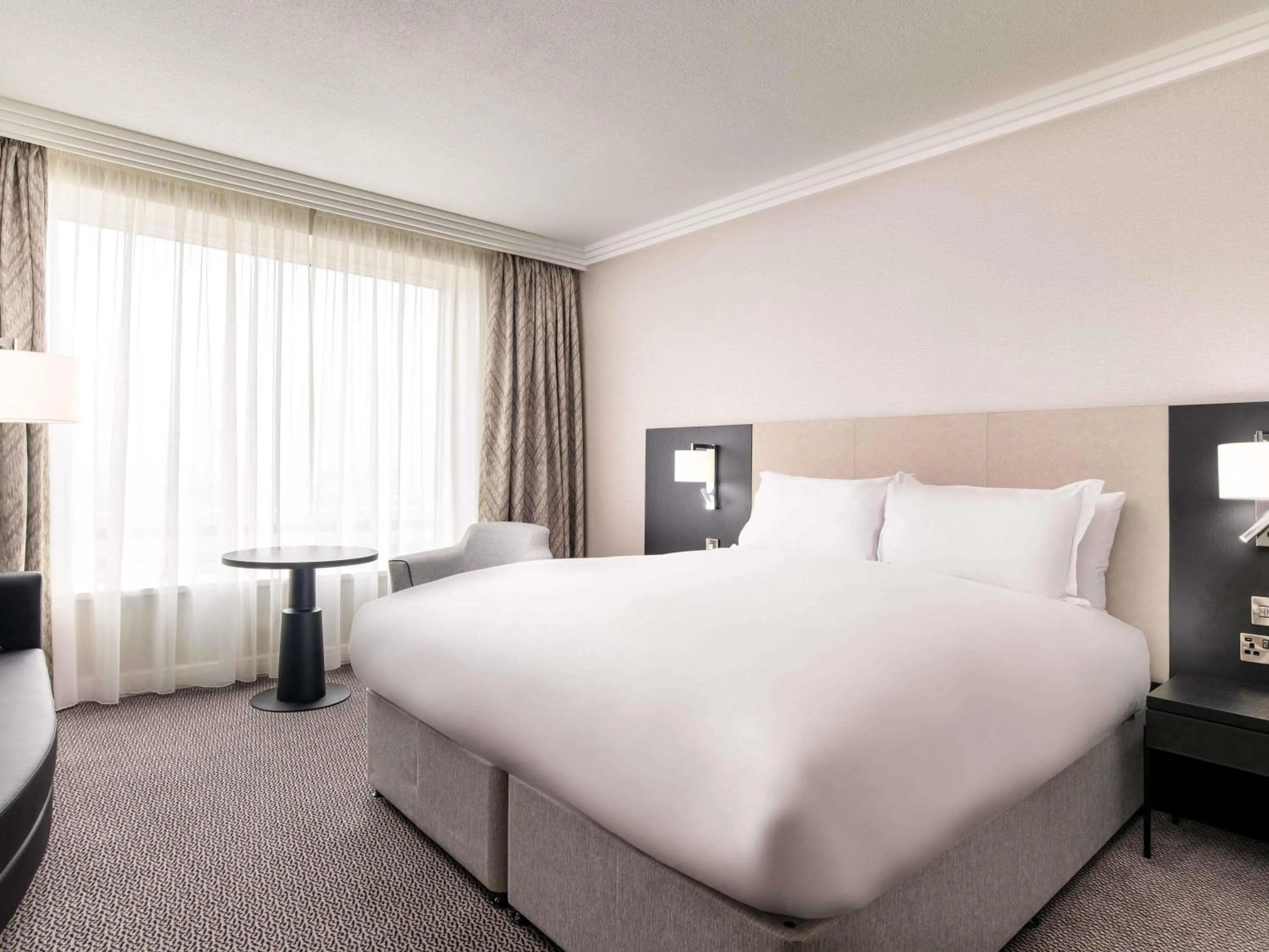 Bedroom, Bed in Sofitel London Gatwick