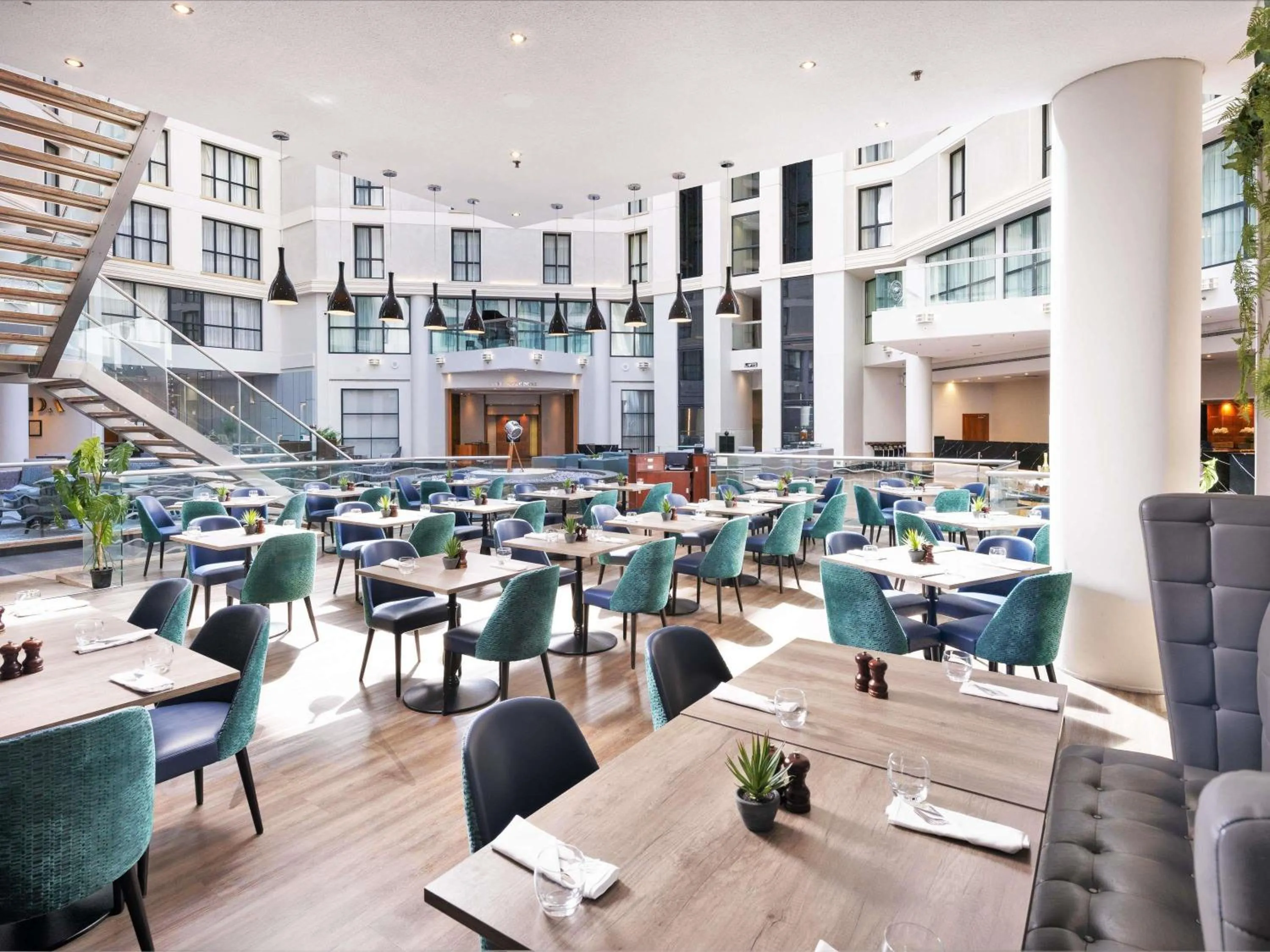 Restaurant/places to eat in Sofitel London Gatwick