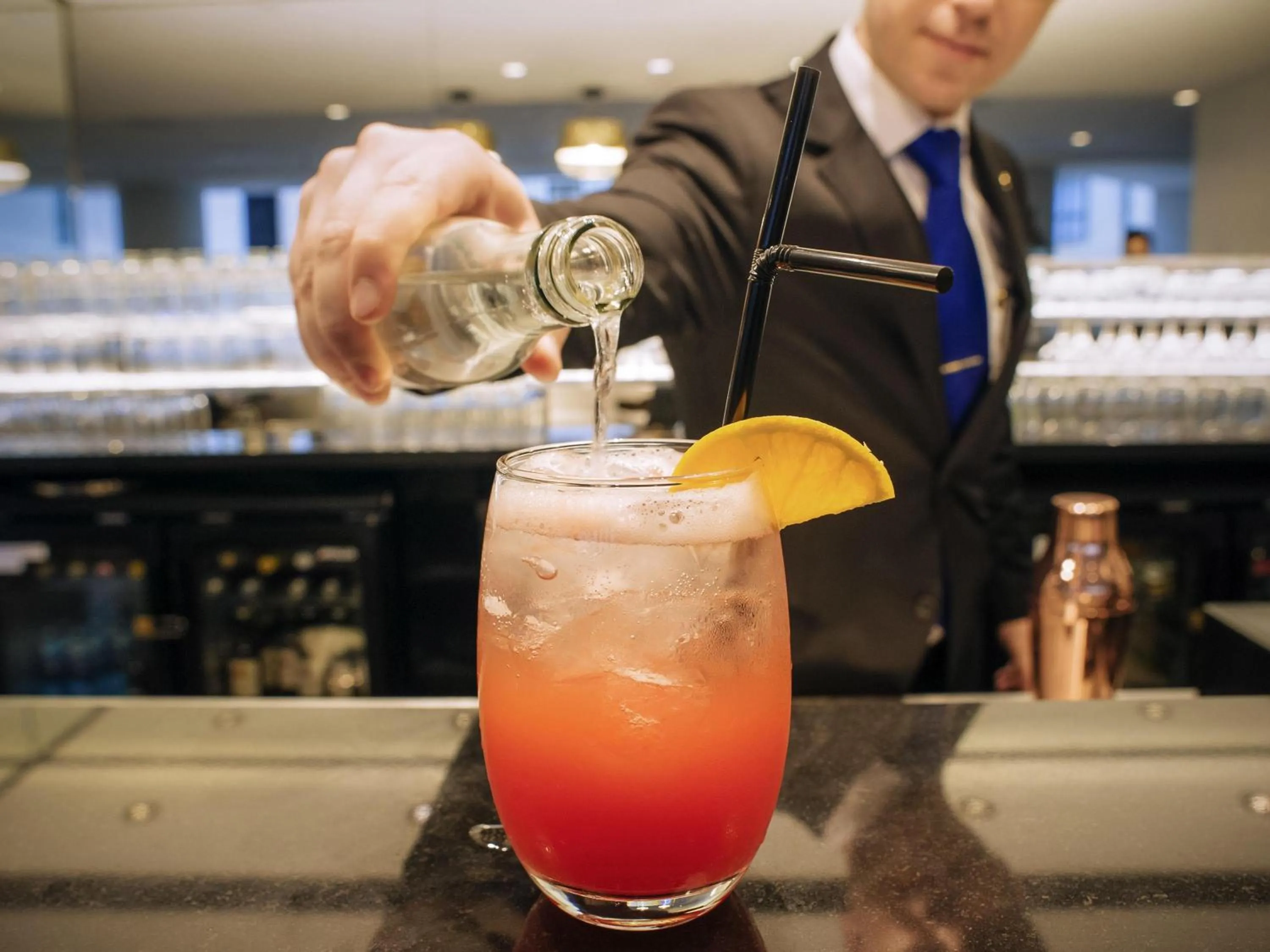 Lounge or bar in Sofitel London Gatwick