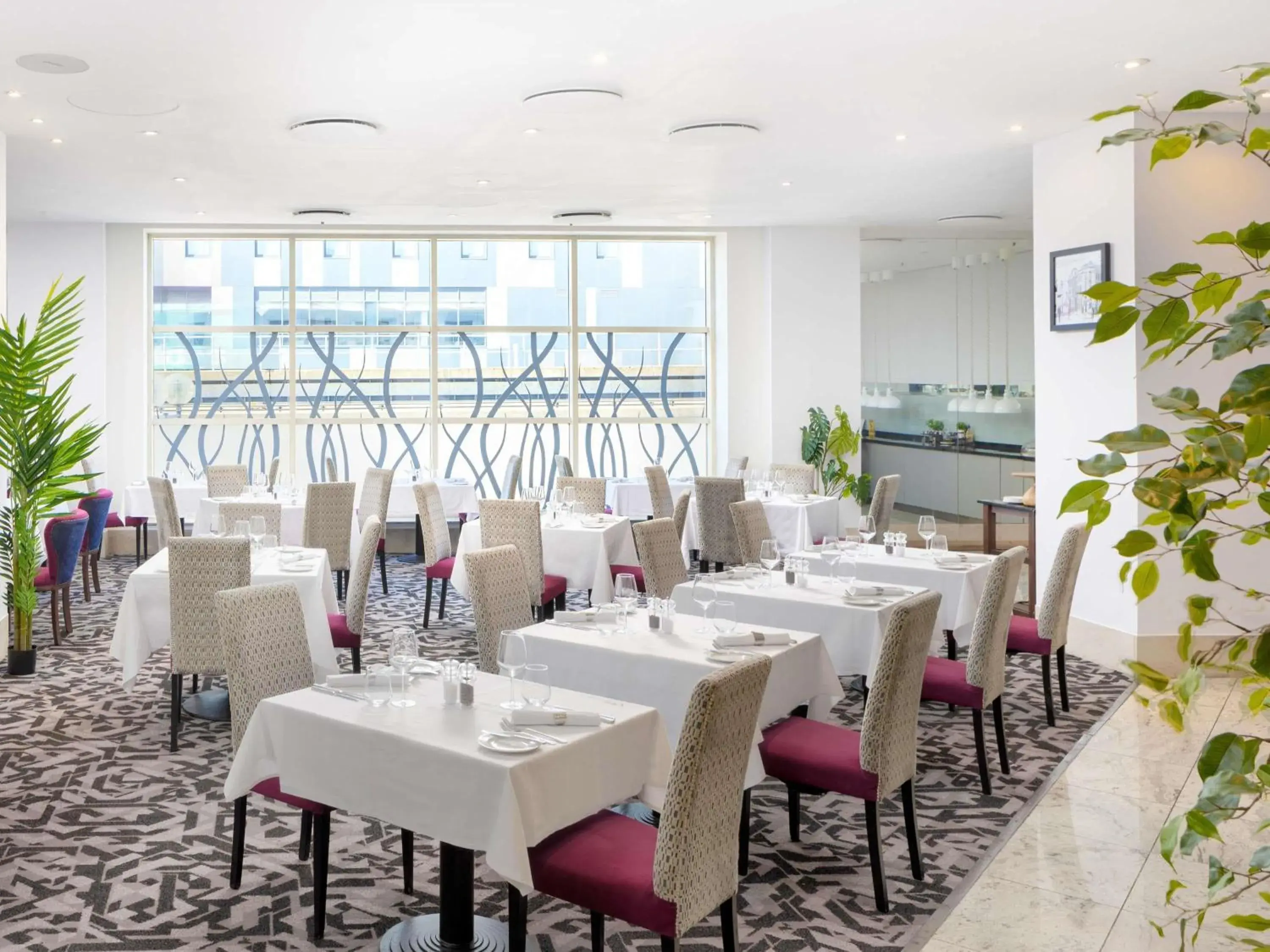 Restaurant/places to eat in Sofitel London Gatwick Restaurant/places to eat in Sofitel London Gatwick