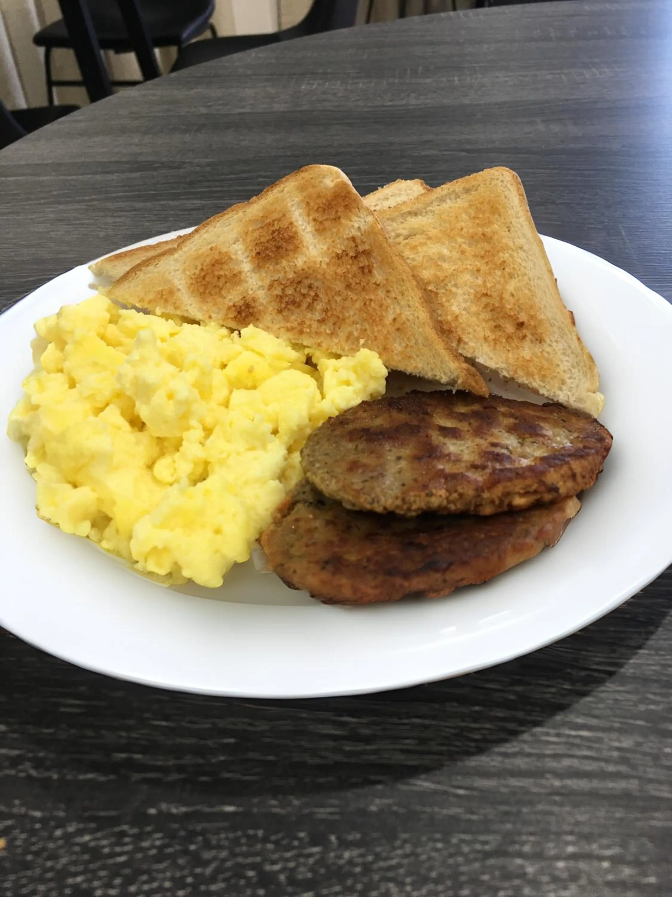 Food and drinks in OK Welcome Home Hotel