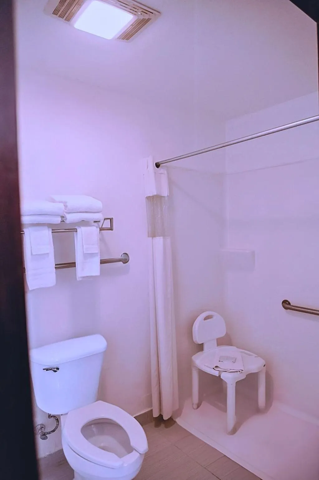 Shower in OK Welcome Home Hotel