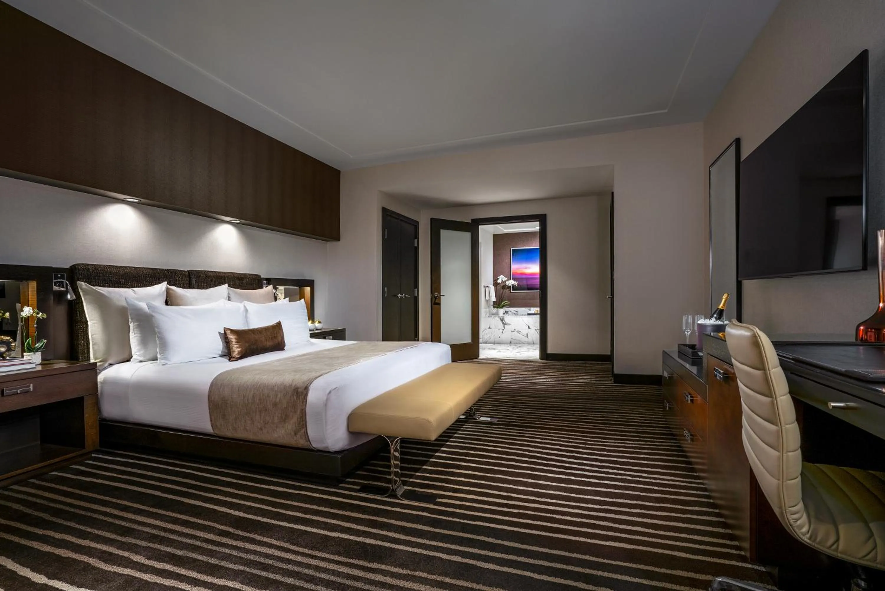 Bedroom, Bed in Red Rock Casino Resort & Spa