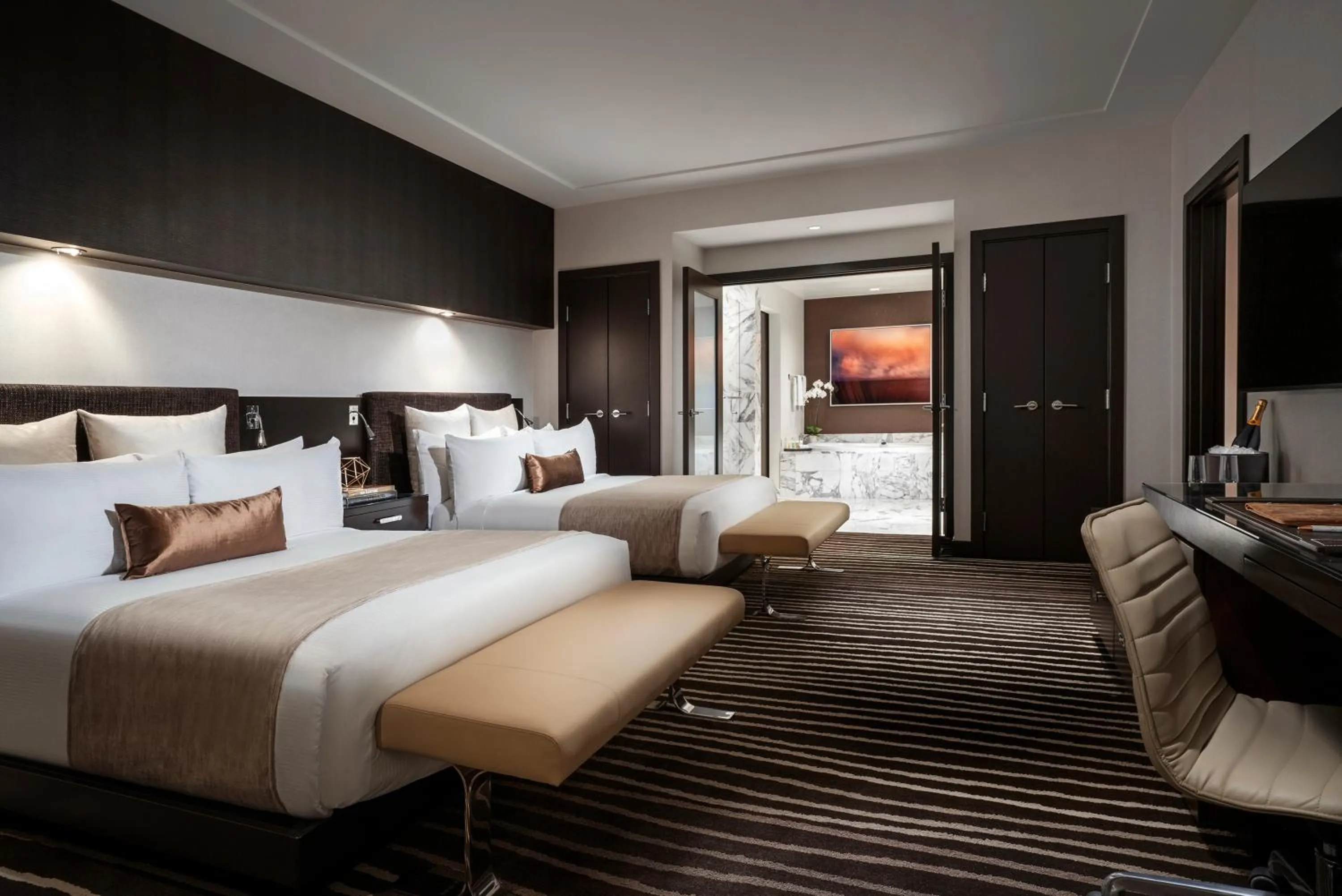 Living room, Bed in Red Rock Casino Resort & Spa