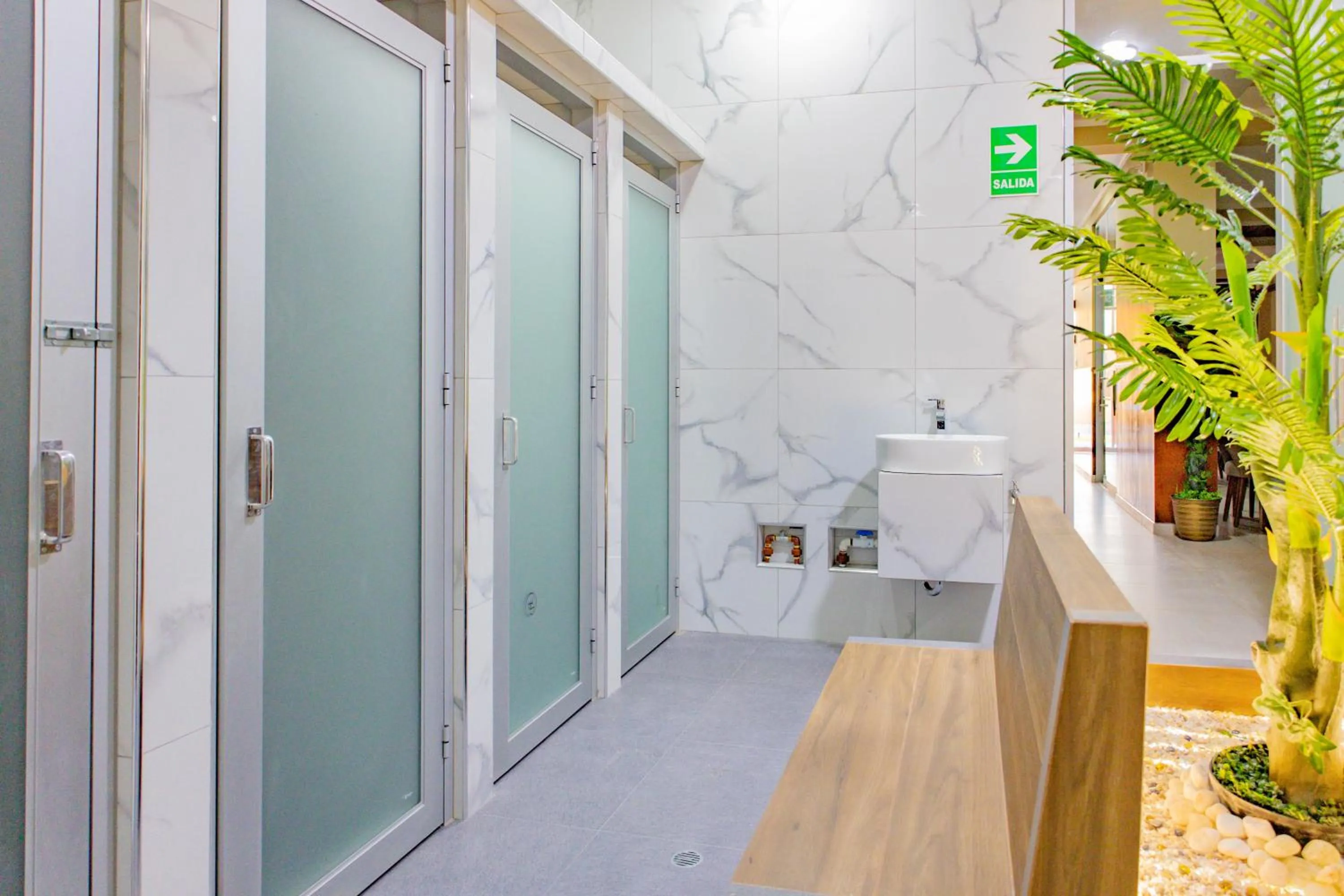 Shower in Hotel San Lorenzo