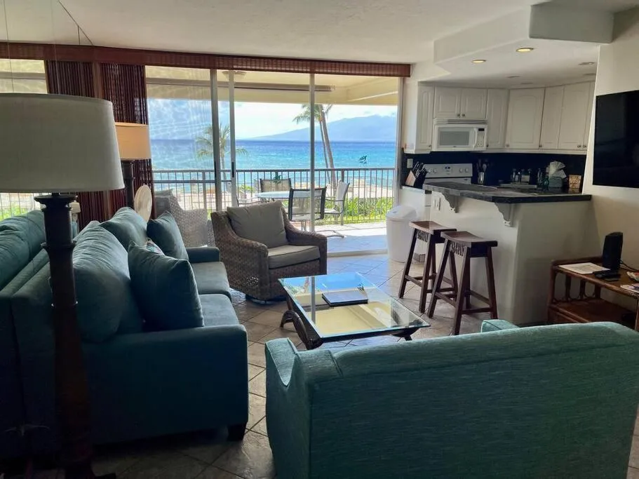 Hale Ono Loa 316- Upgraded Hale Ono Loa condo, expansive ocean views