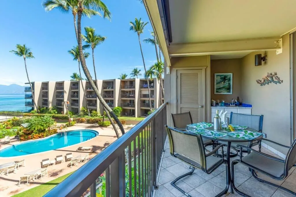 Hale Ono Loa 316- Upgraded Hale Ono Loa condo, expansive ocean views