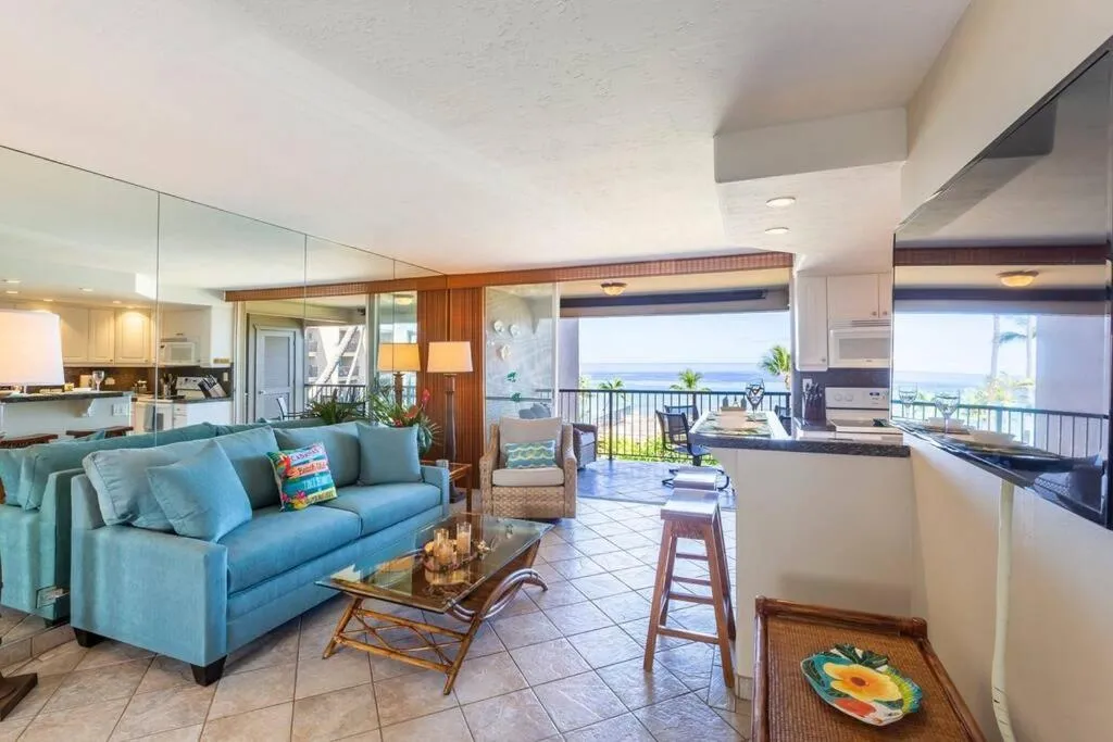 Hale Ono Loa 316- Upgraded Hale Ono Loa condo, expansive ocean views