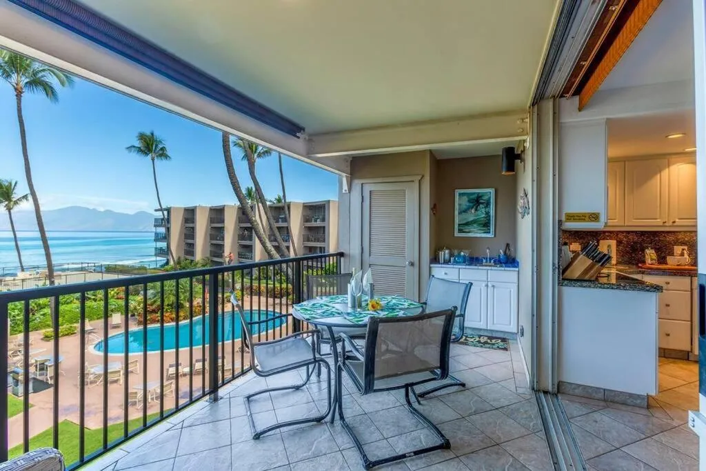 Hale Ono Loa 316- Upgraded Hale Ono Loa condo, expansive ocean views