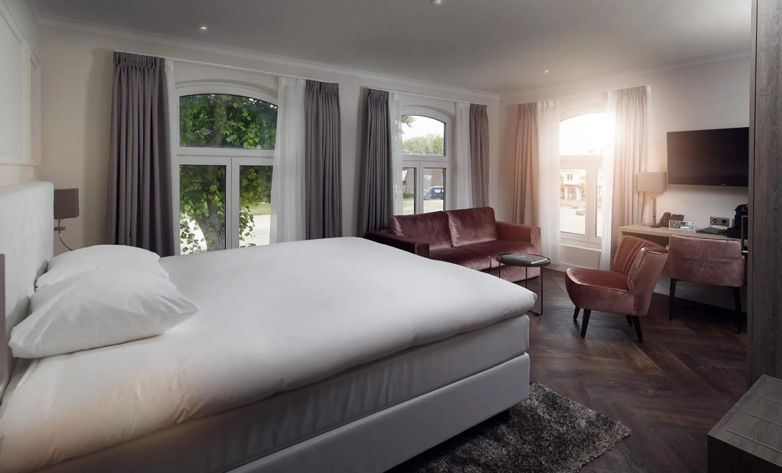 Balcony/Terrace, Bed in Hotel De Lindeboom