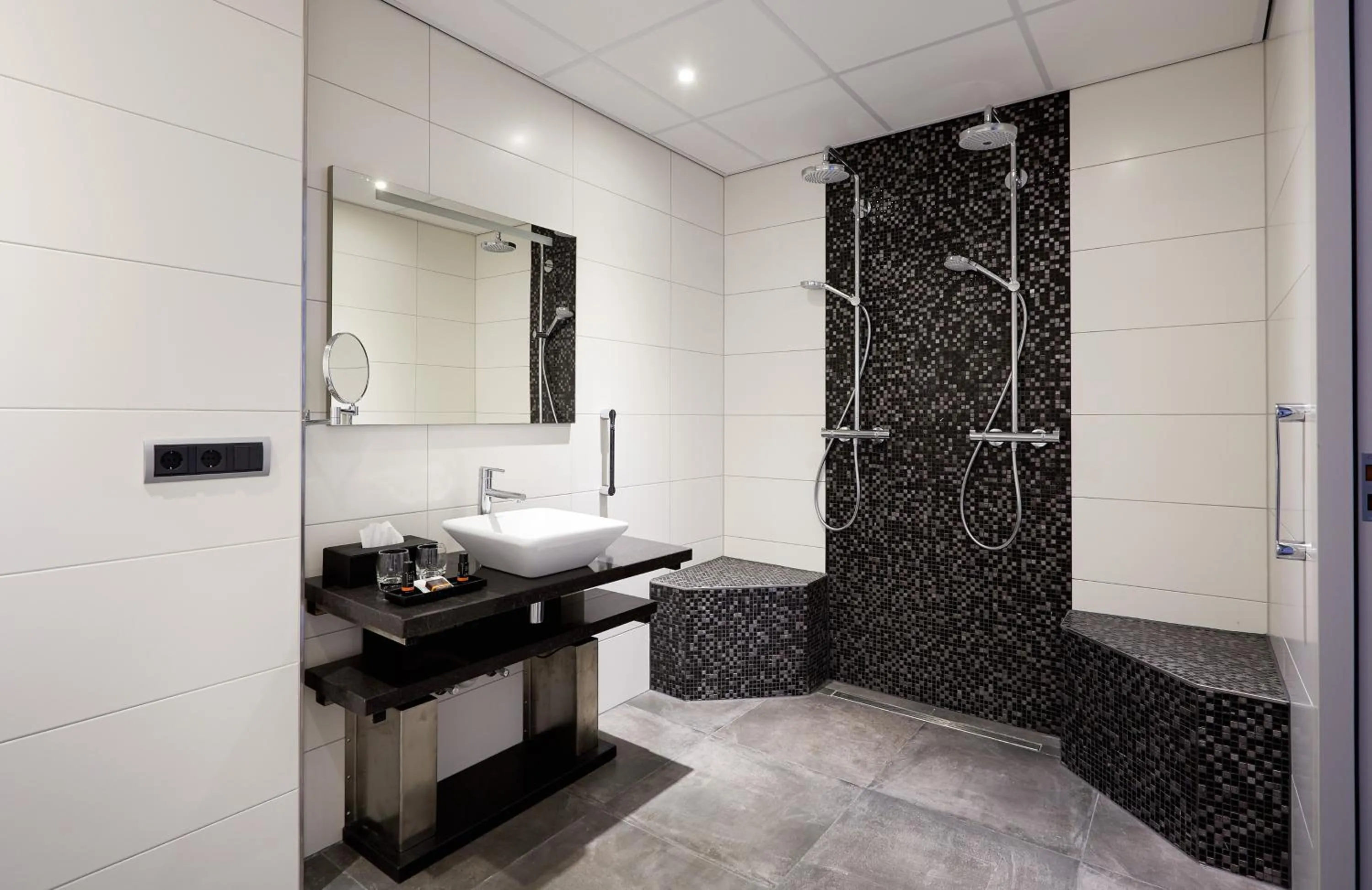 Bathroom in Hotel De Lindeboom