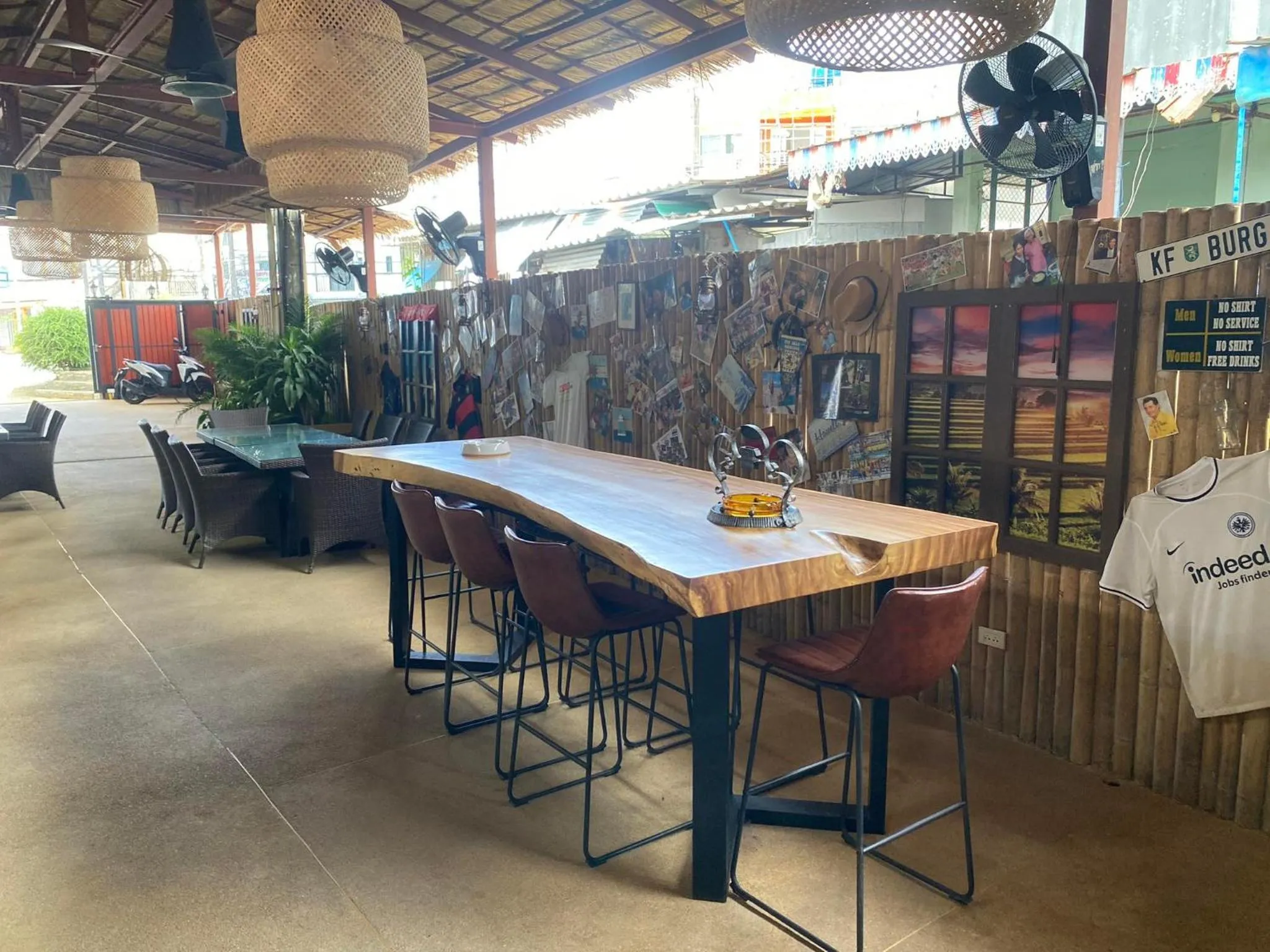 Restaurant/Places to Eat in Kamala Tropical Garden Hotel