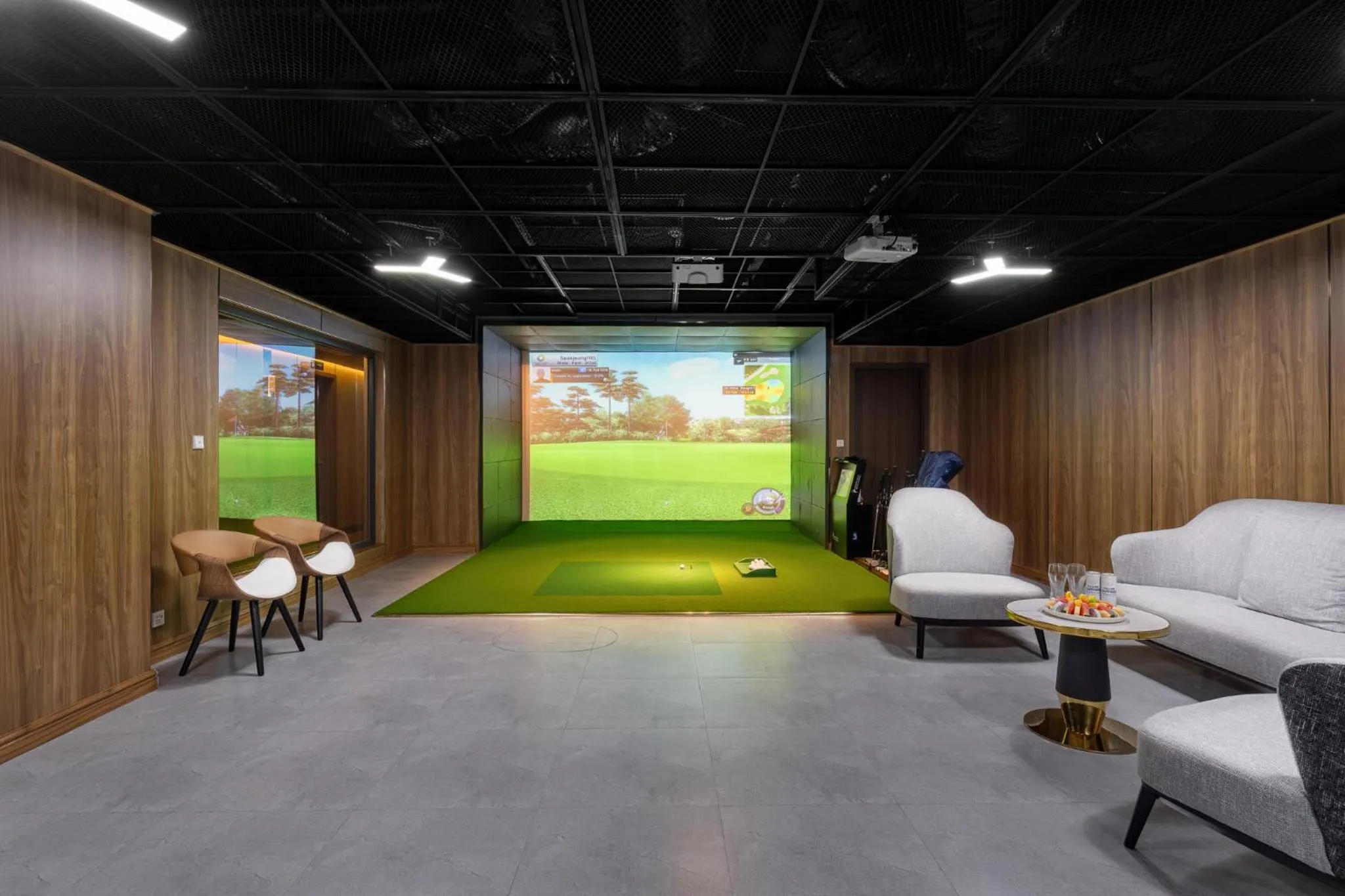 Minigolf in Grand Pioneers Halong Bay Cruise 1