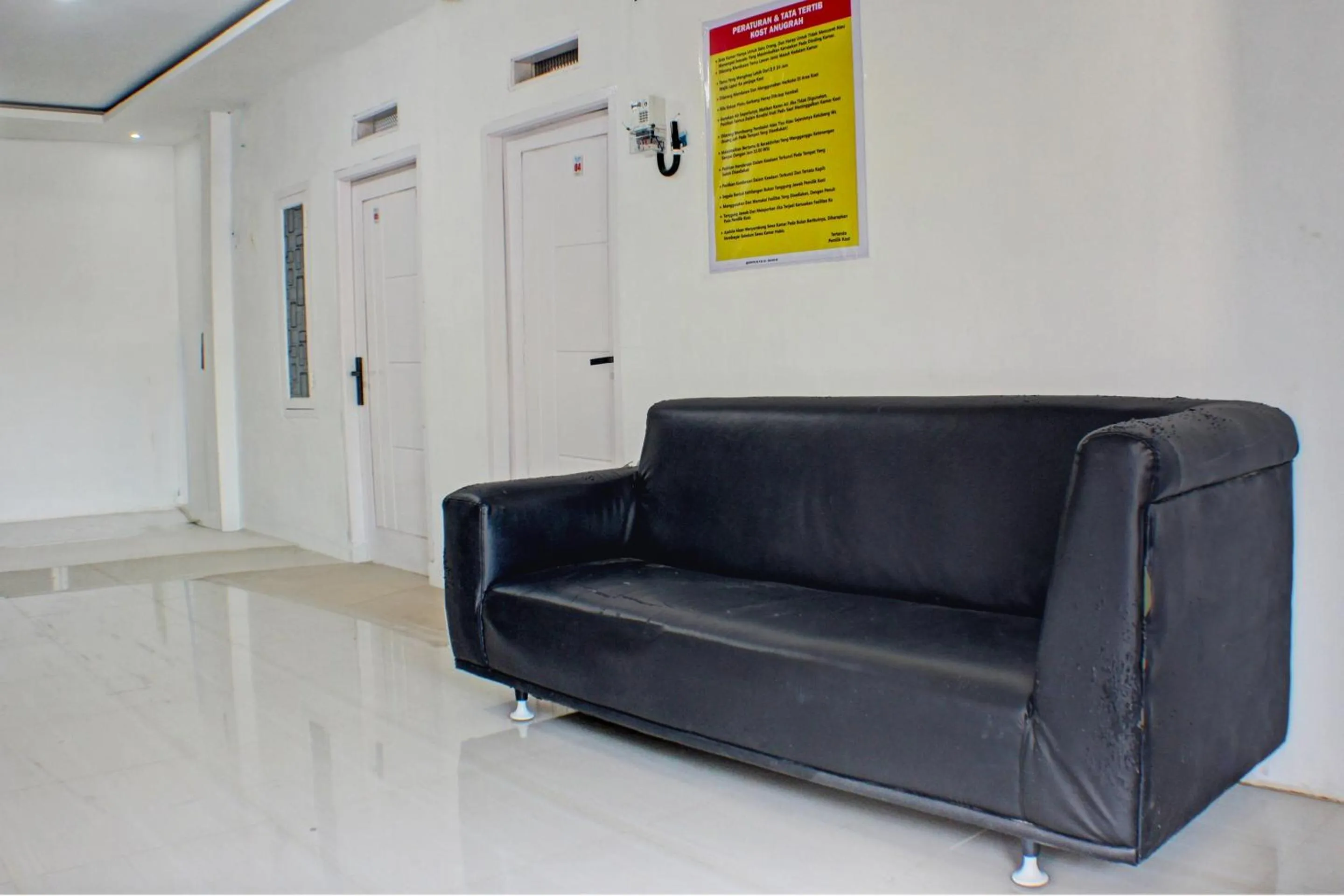 Lobby or reception in OYO Life 93138 Anugrah Kost Syariah