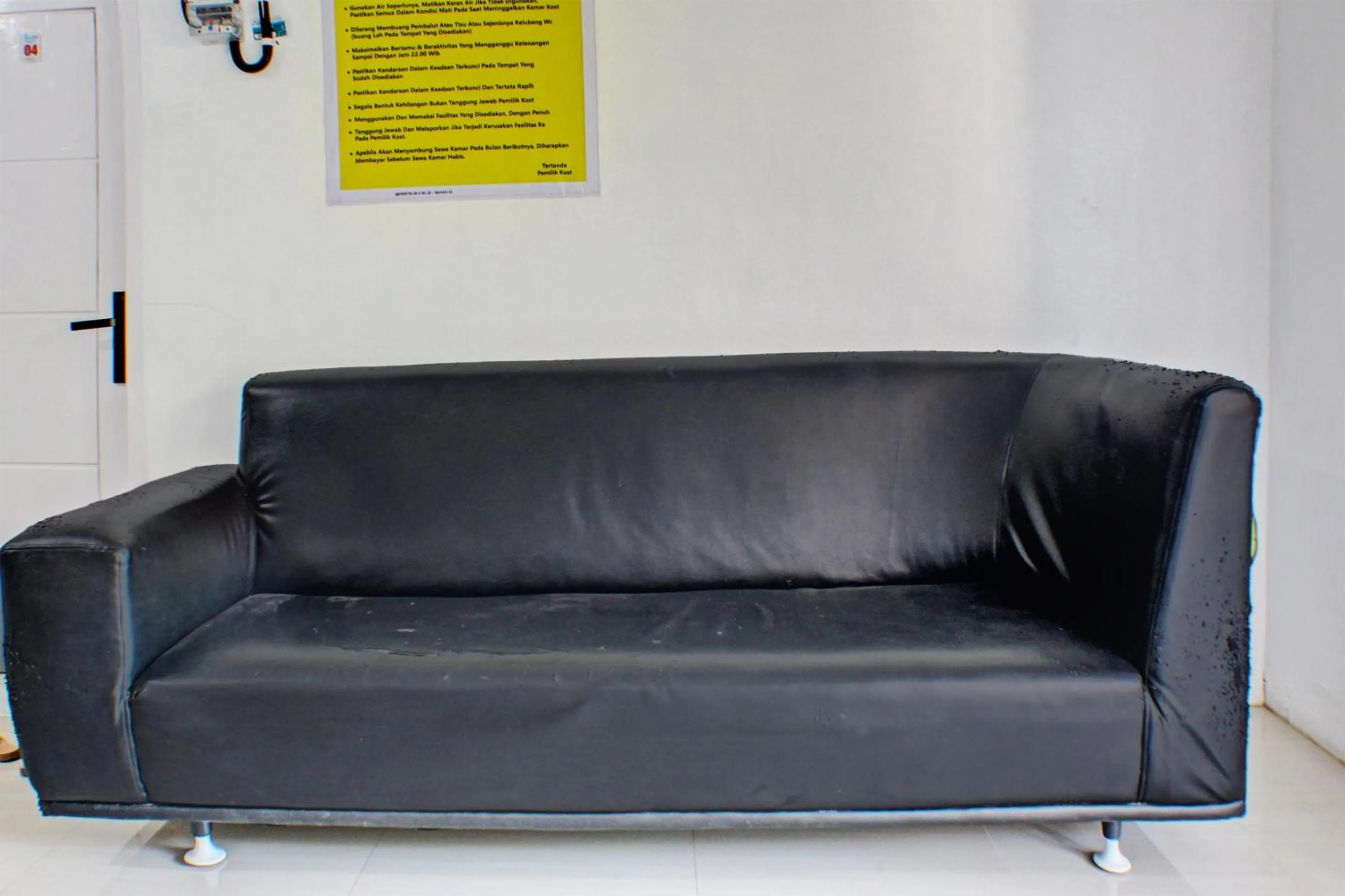 Lobby or reception in OYO Life 93138 Anugrah Kost Syariah