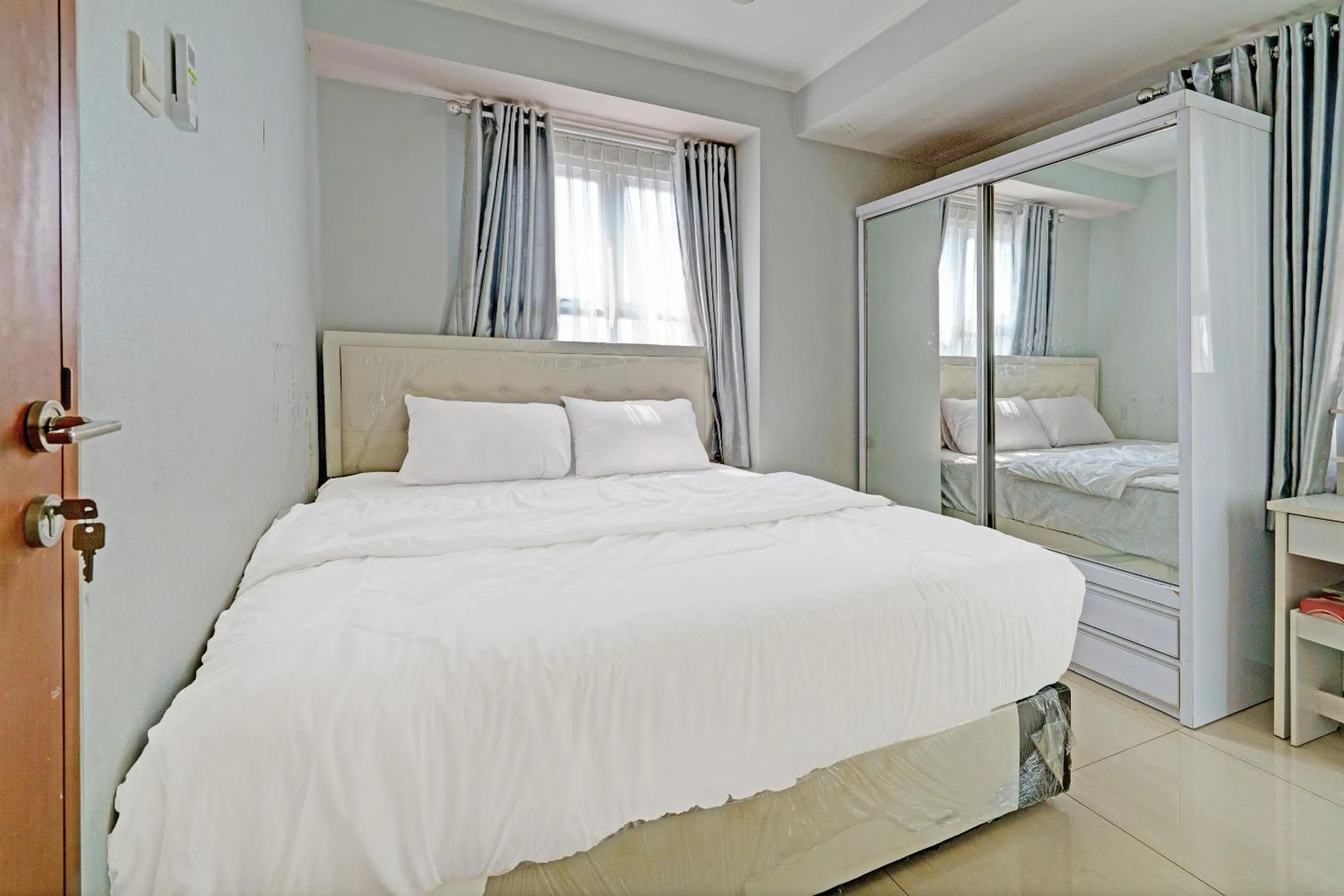 Bedroom, Bed in OYO Life 93097 Apartemen Gateway Pasteur By Kaisar Room