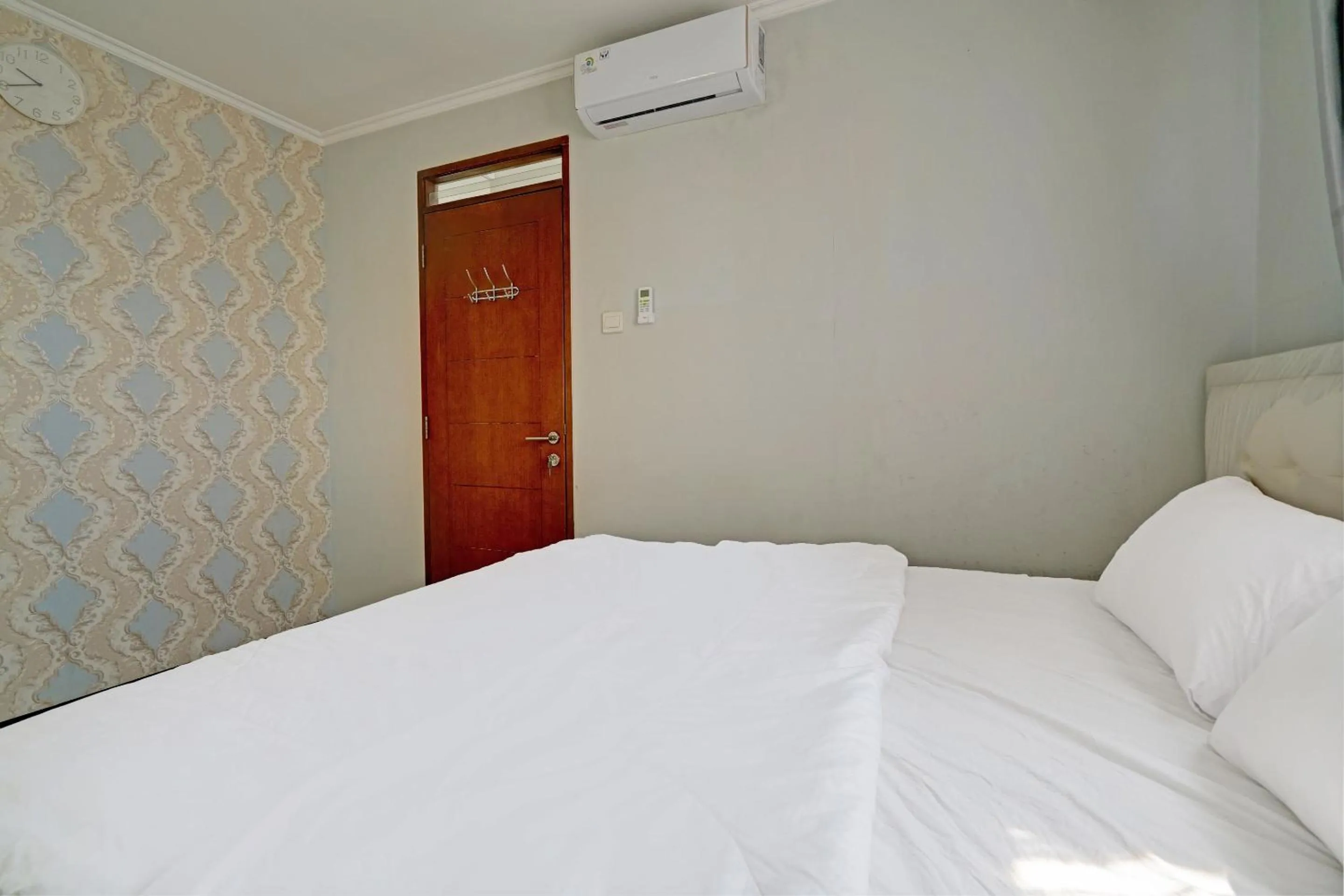 Bedroom, Bed in OYO Life 93097 Apartemen Gateway Pasteur By Kaisar Room
