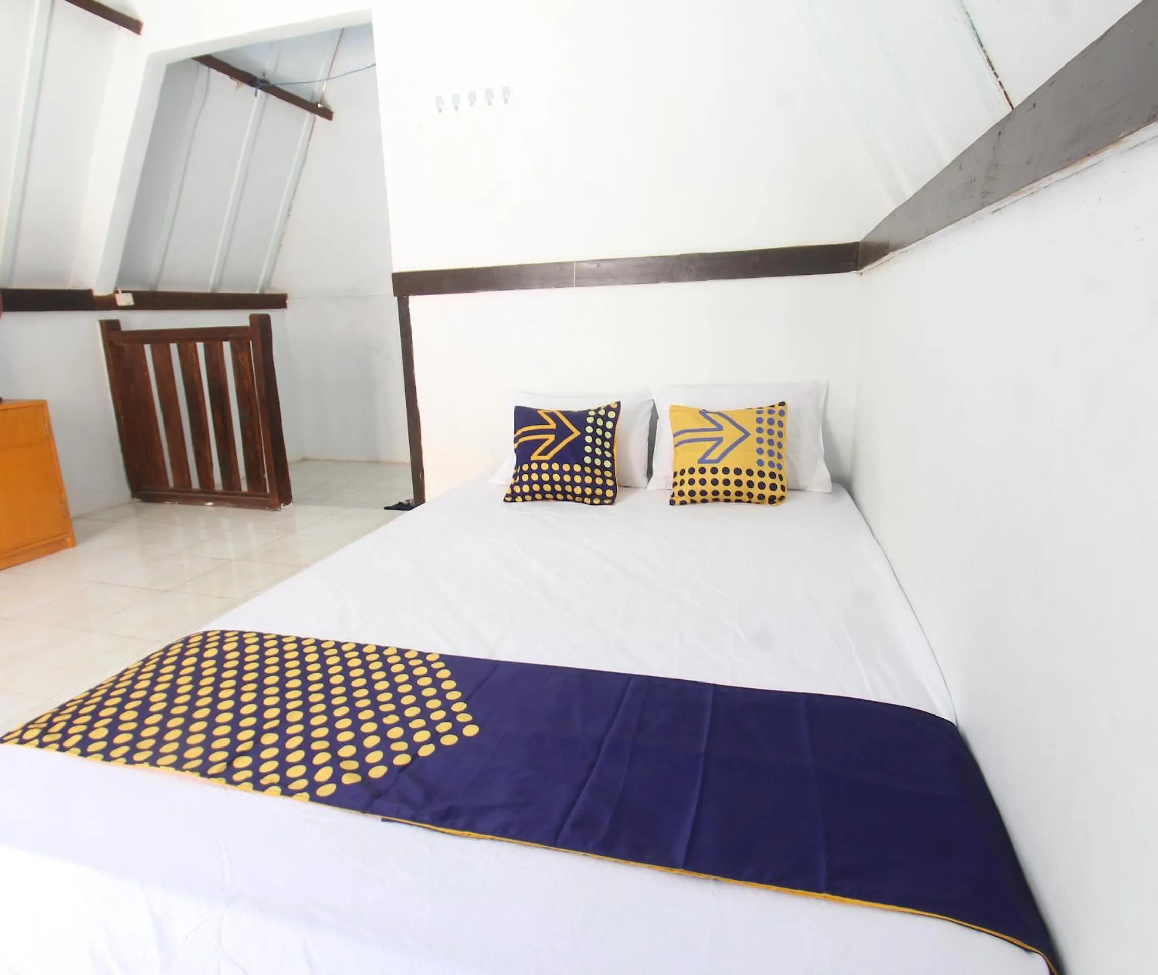Bedroom, Bed in OYO Life 93125 Kos Bale Lumbung Syariah