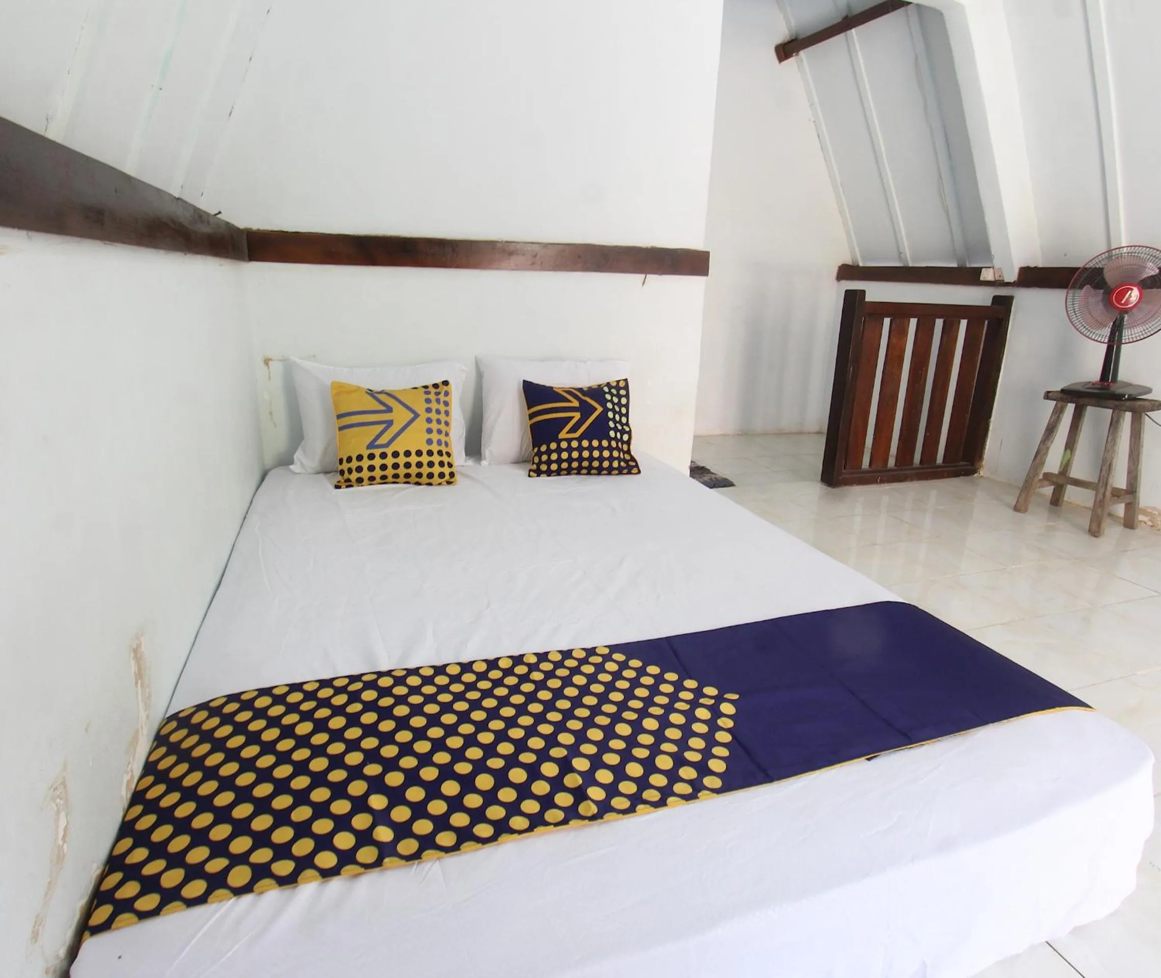 Bedroom, Bed in OYO Life 93125 Kos Bale Lumbung Syariah
