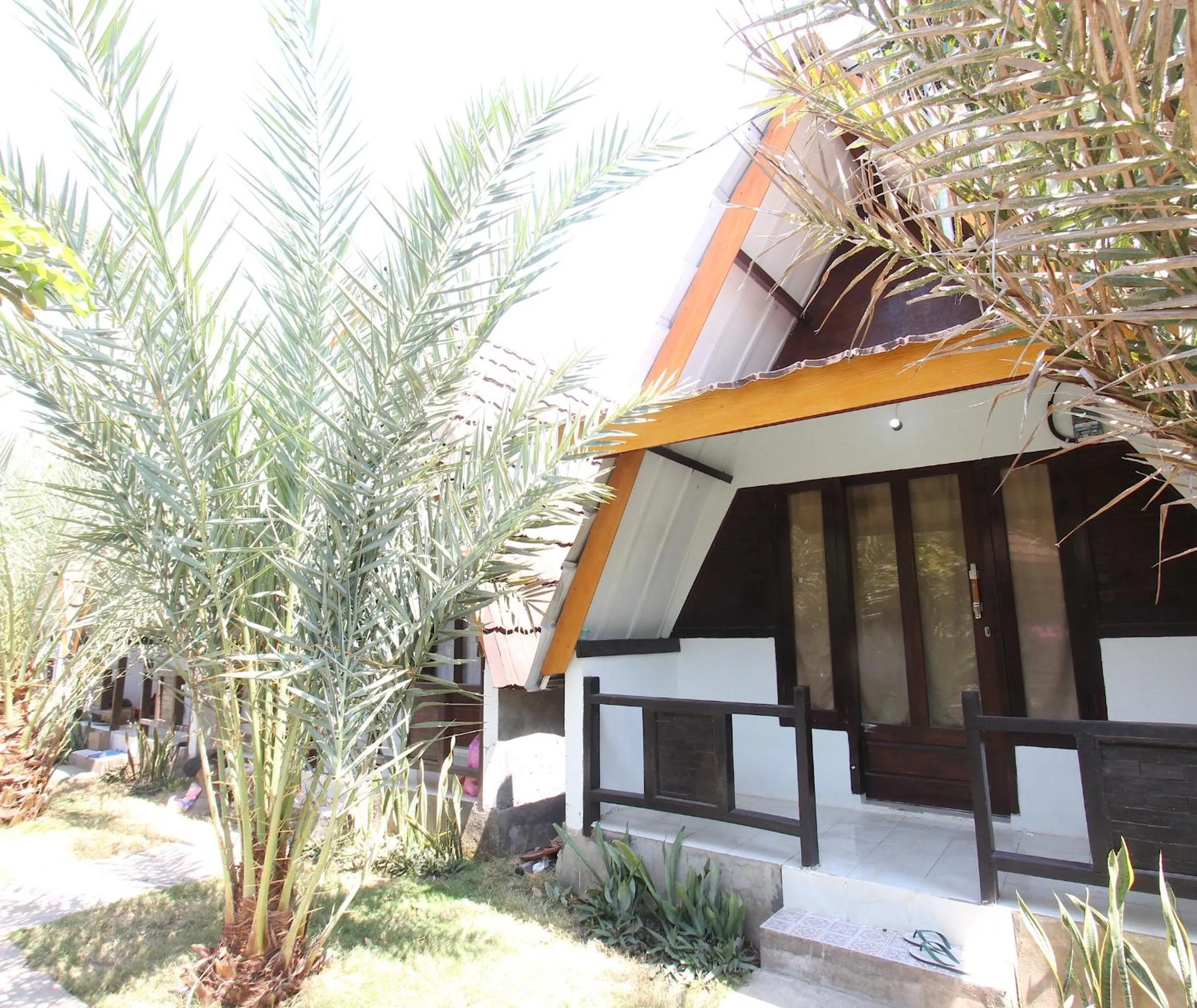 Facade/entrance in OYO Life 93125 Kos Bale Lumbung Syariah