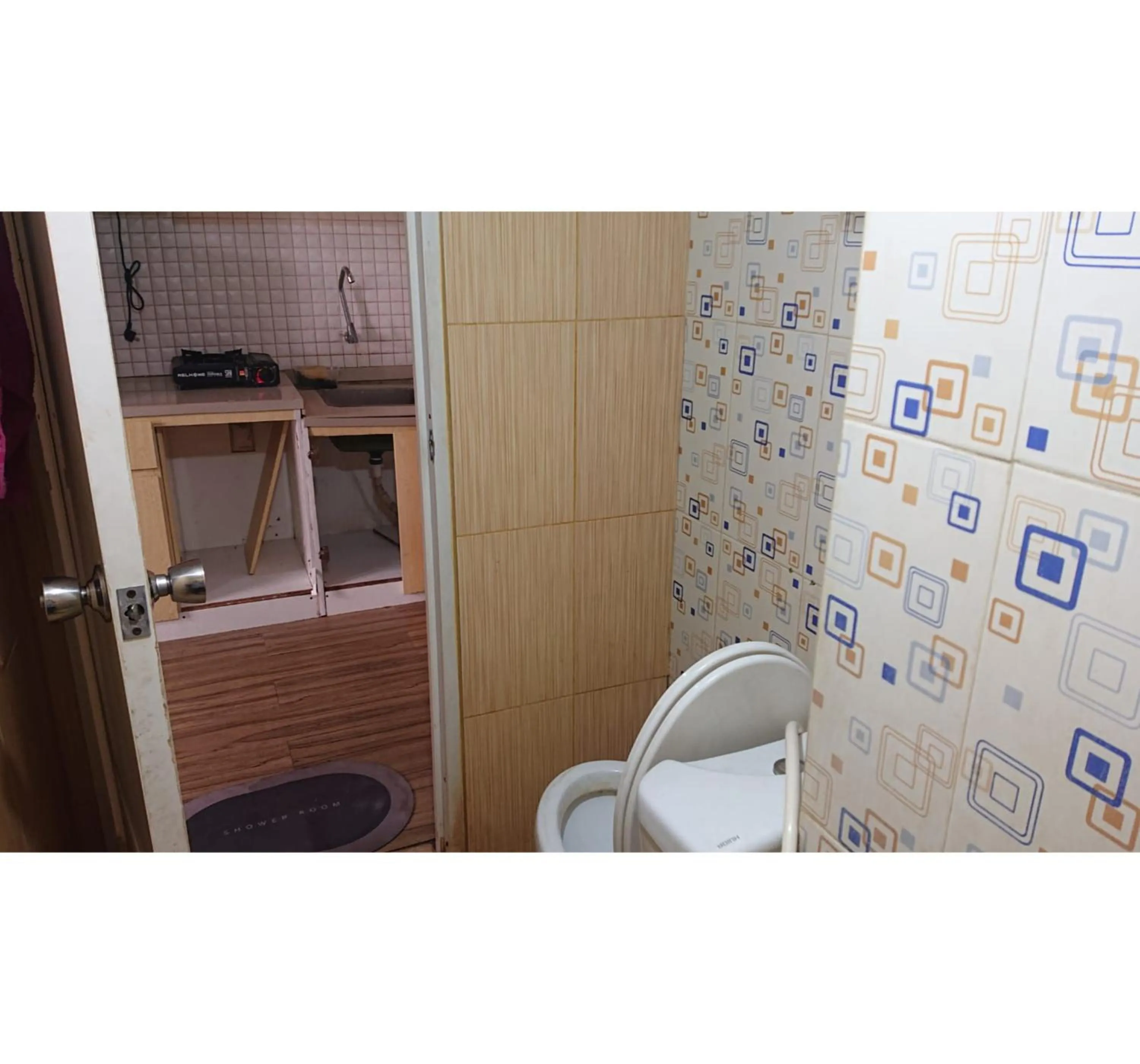 Bathroom in OYO Life 93139 Apartemen Grand Sentraland By Evi