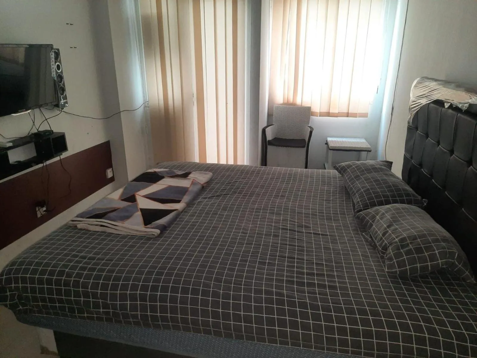 Bedroom, Bed in OYO Life 93139 Apartemen Grand Sentraland By Evi