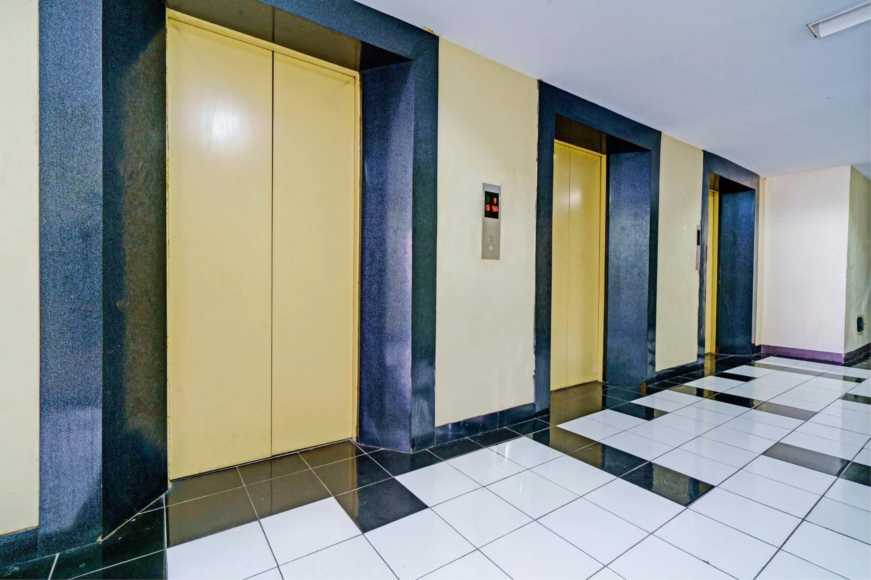 Lobby or reception in OYO Life 93120 Apartement Gateway Cicadas By Sarana Cipta Mahakarya