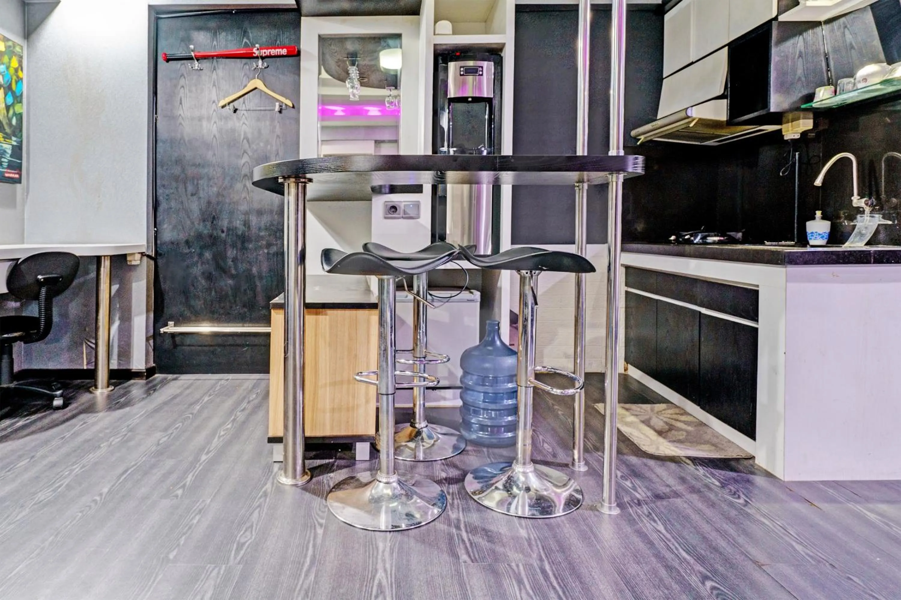 Bedroom in OYO Life 93120 Apartement Gateway Cicadas By Sarana Cipta Mahakarya