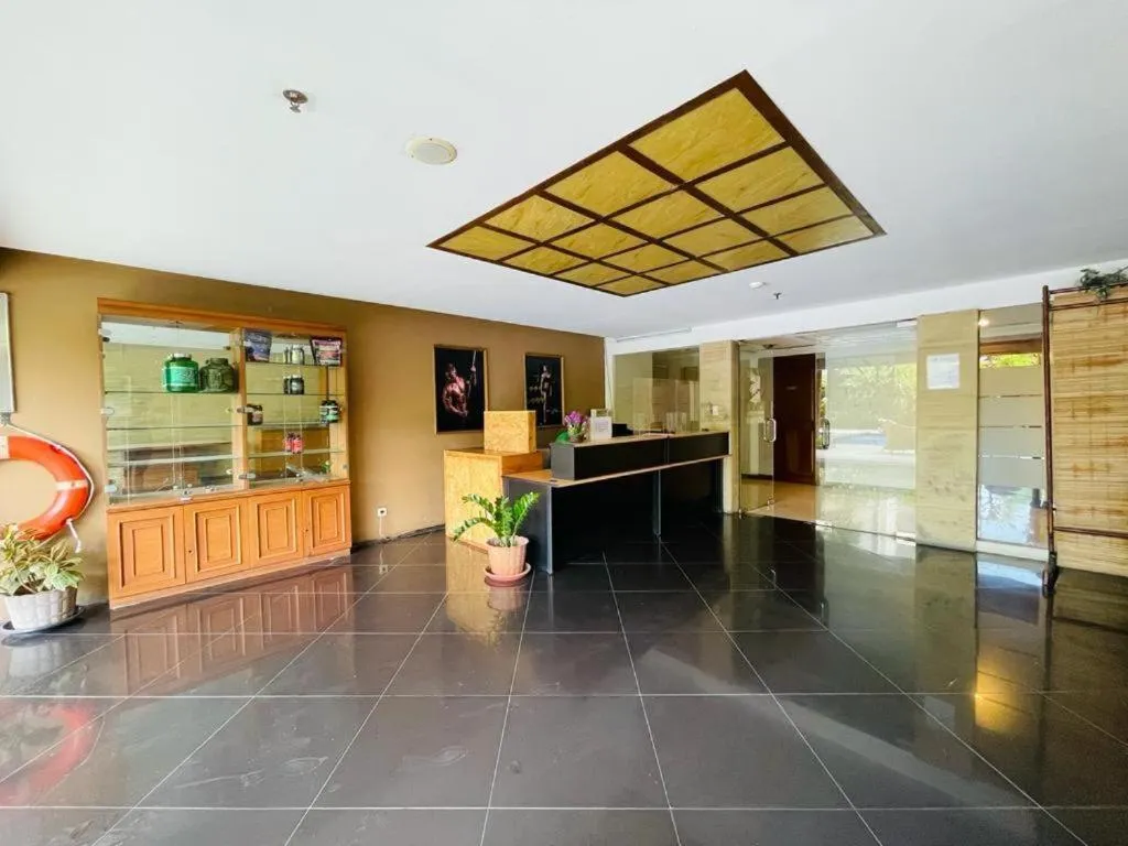 Lobby or reception in OYO Life 93164 Pacific Alam Sutra