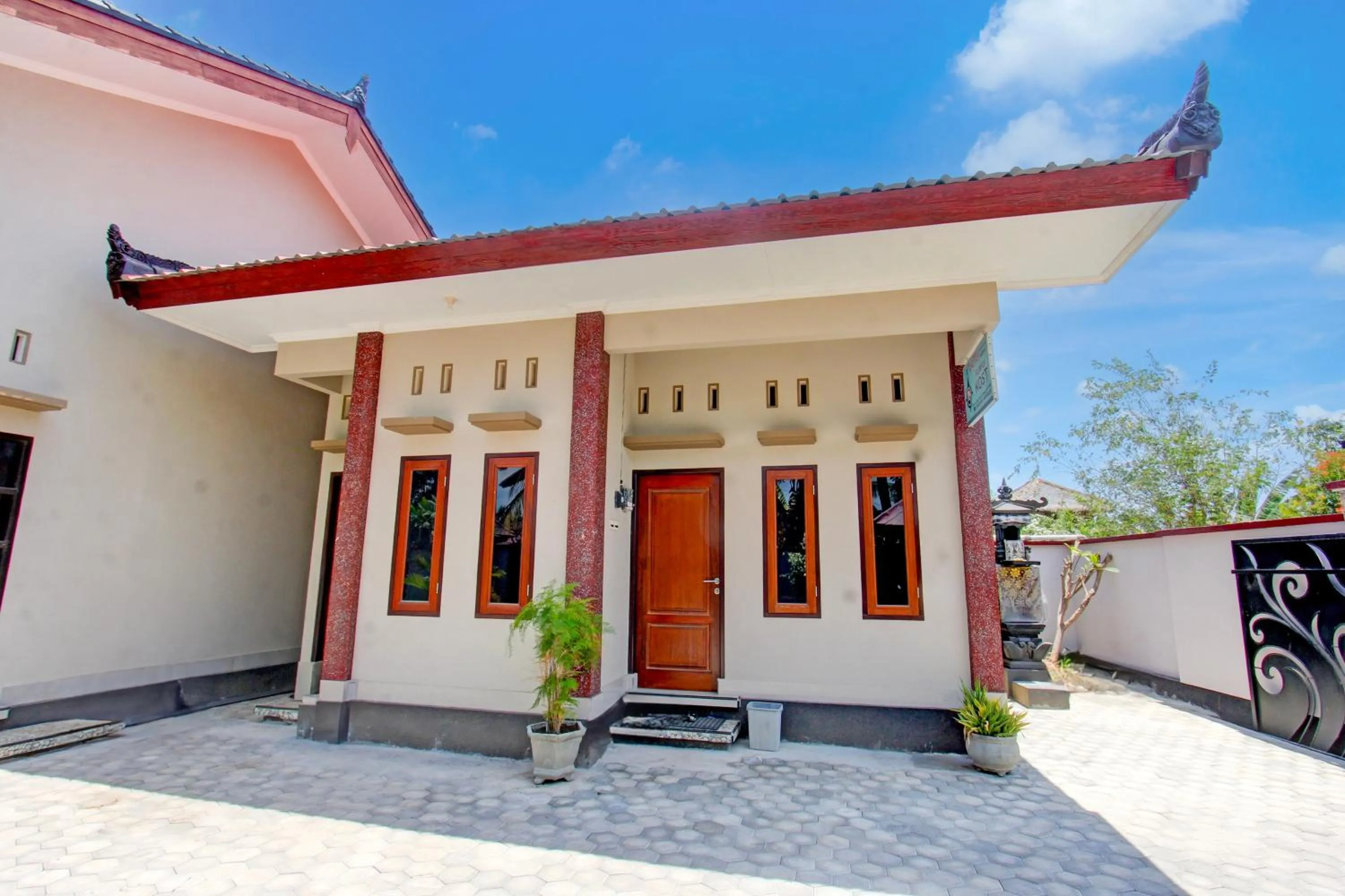 Facade/entrance in OYO Life 93157 Kos Kaloka