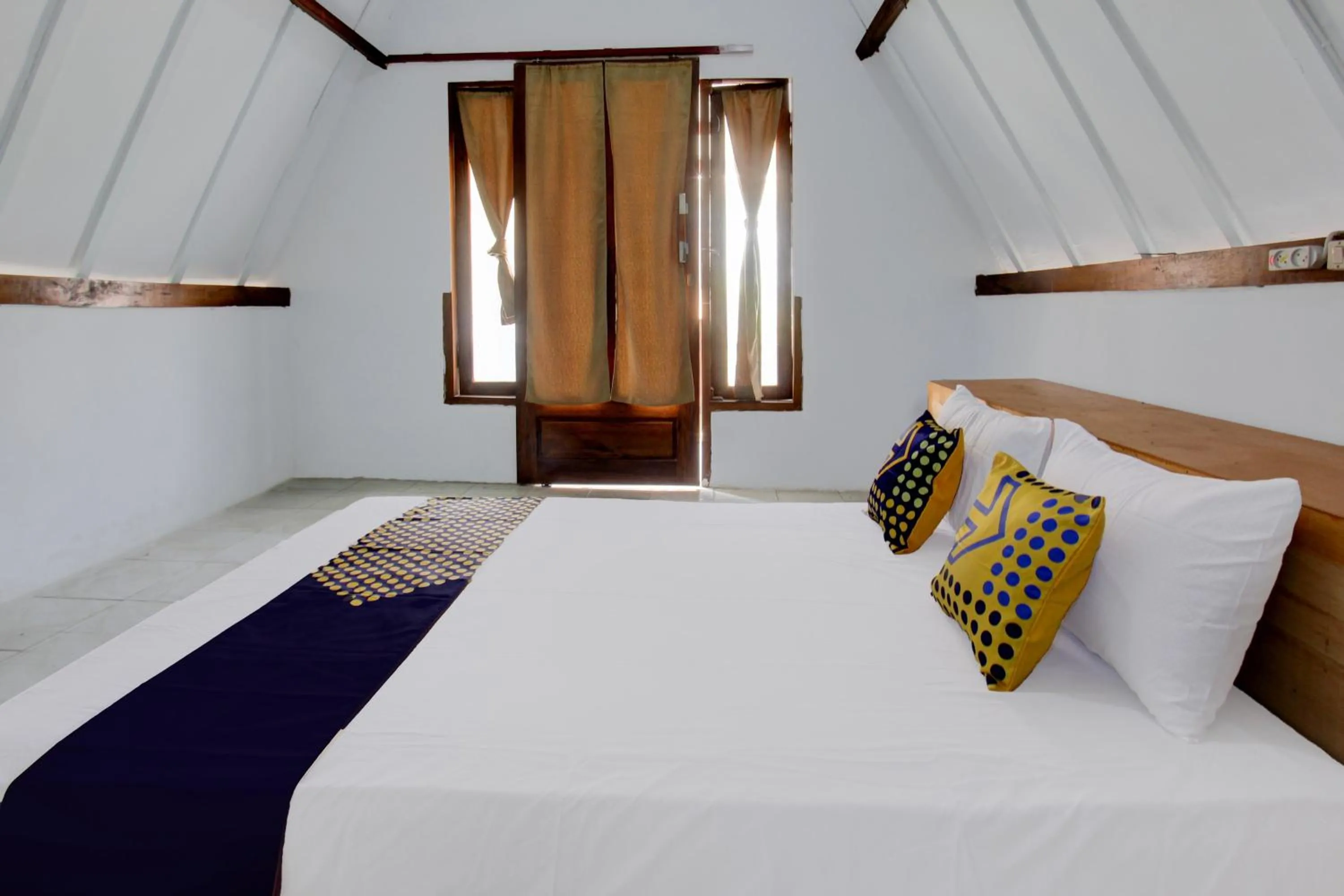 Bedroom, Bed in OYO Life 93154 White Kos Jenggala