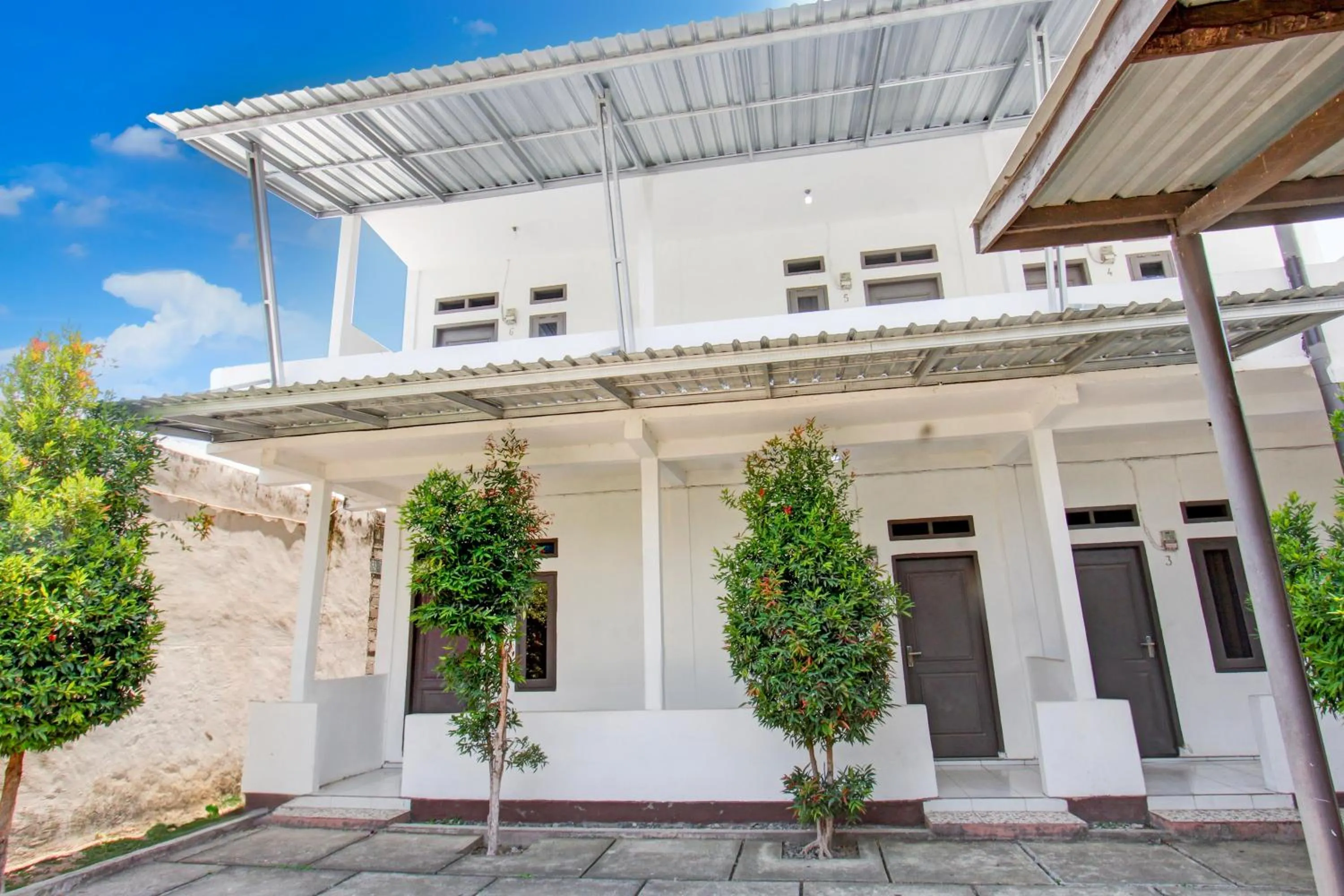 Facade/entrance in OYO Life 93154 White Kos Jenggala