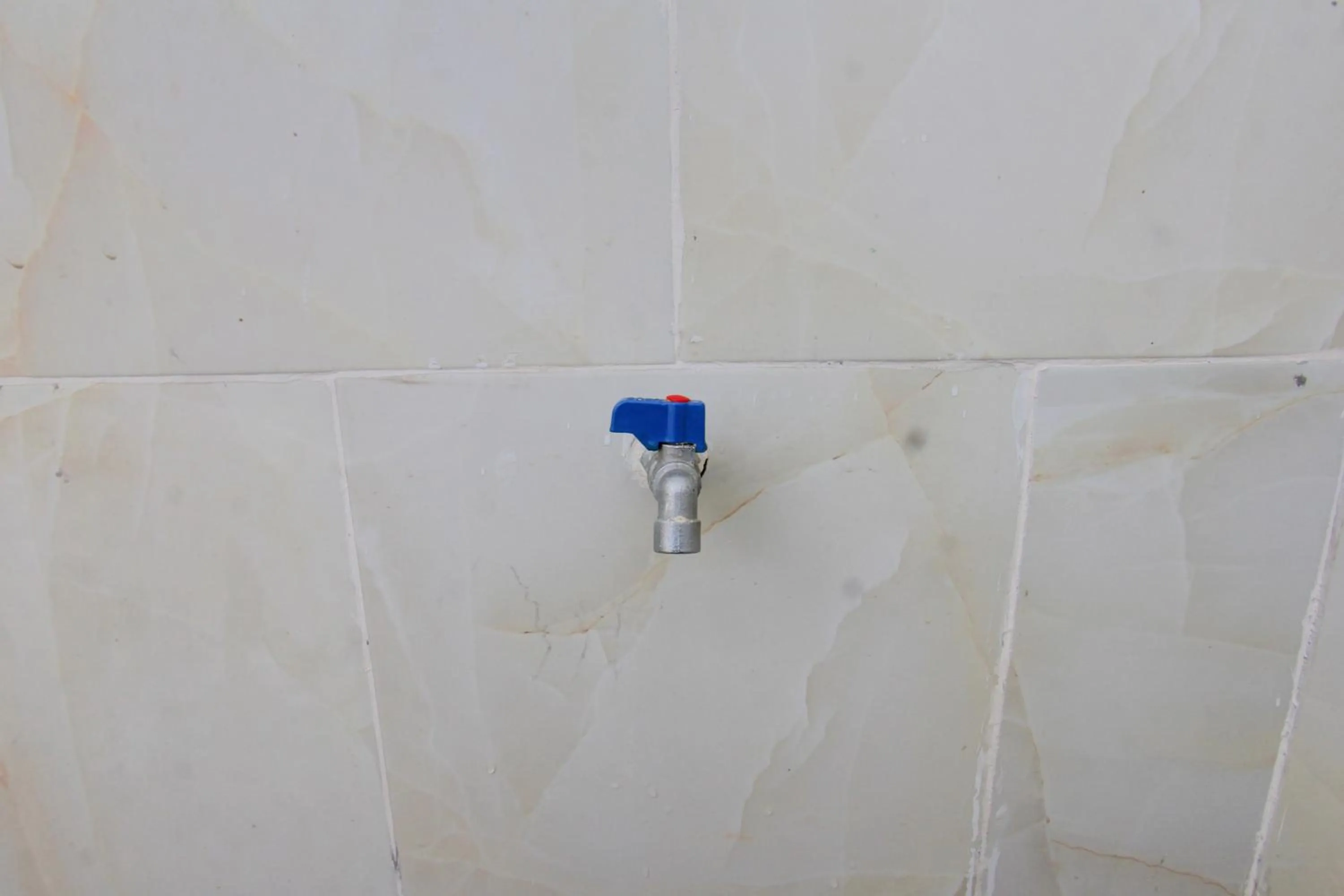 Bathroom in OYO Life 93154 White Kos Jenggala