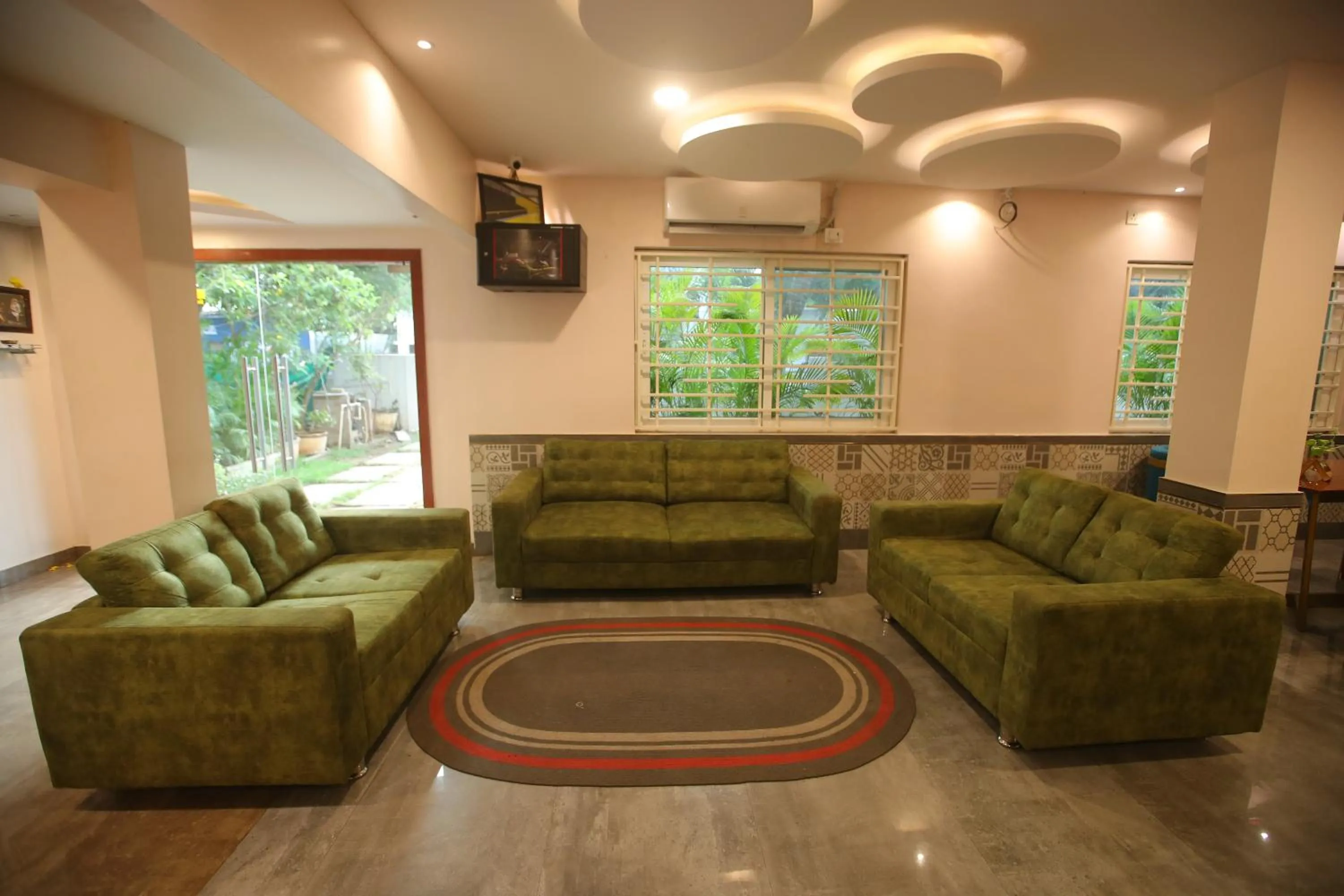 De Crown Luxury Hotel