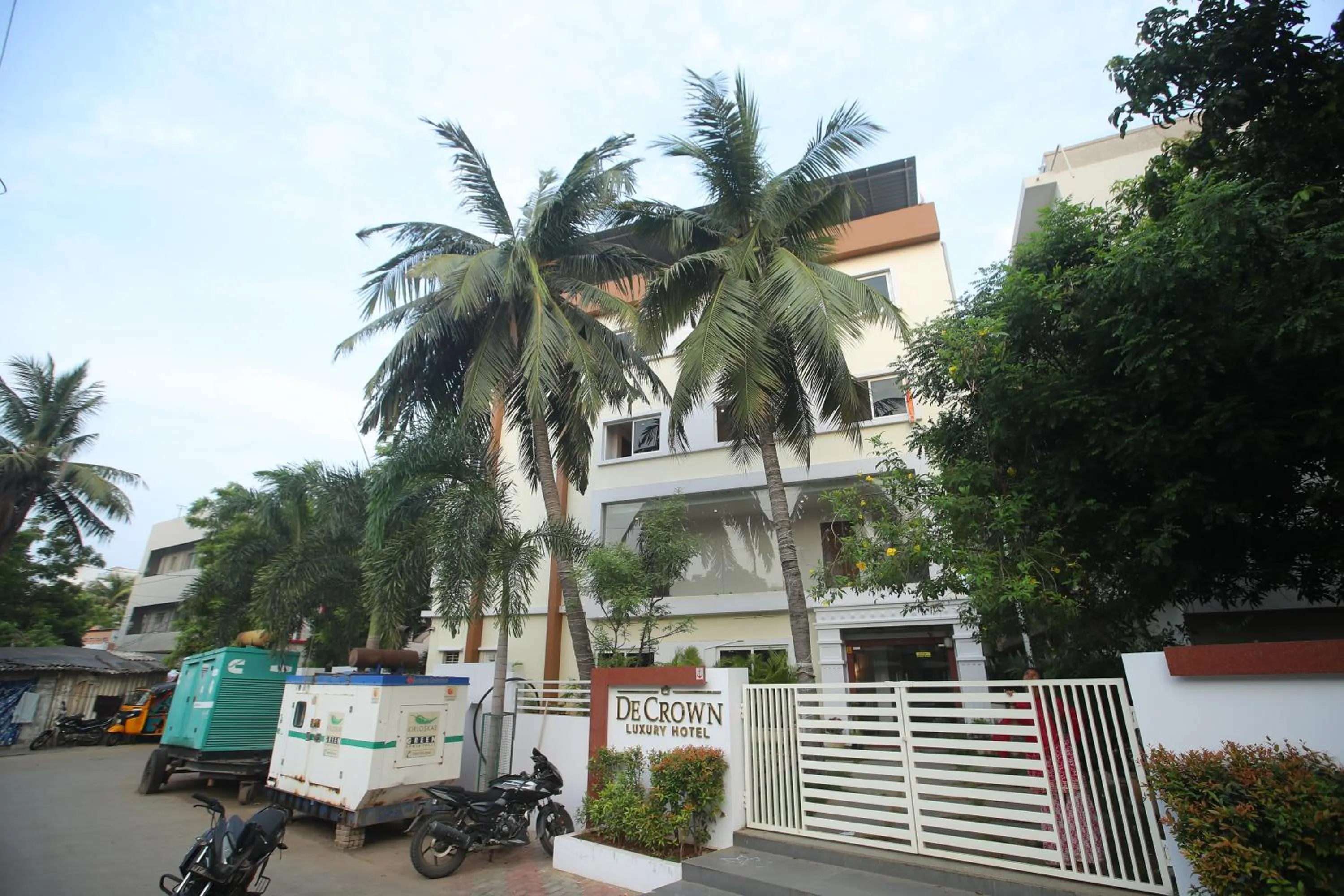 Facade/entrance in De Crown Luxury Hotel