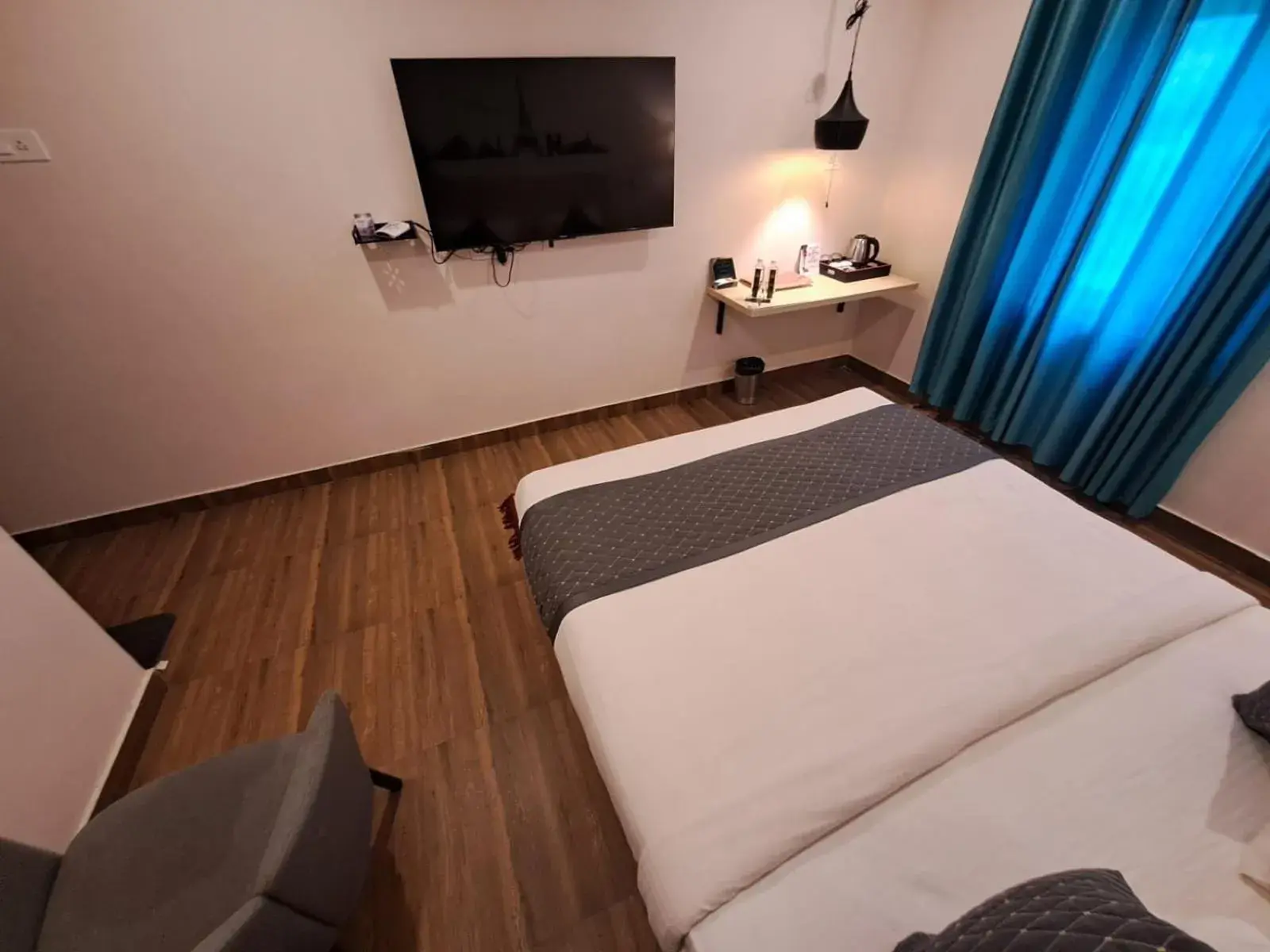 Bed in De Crown Luxury Hotel Bed in De Crown Luxury Hotel