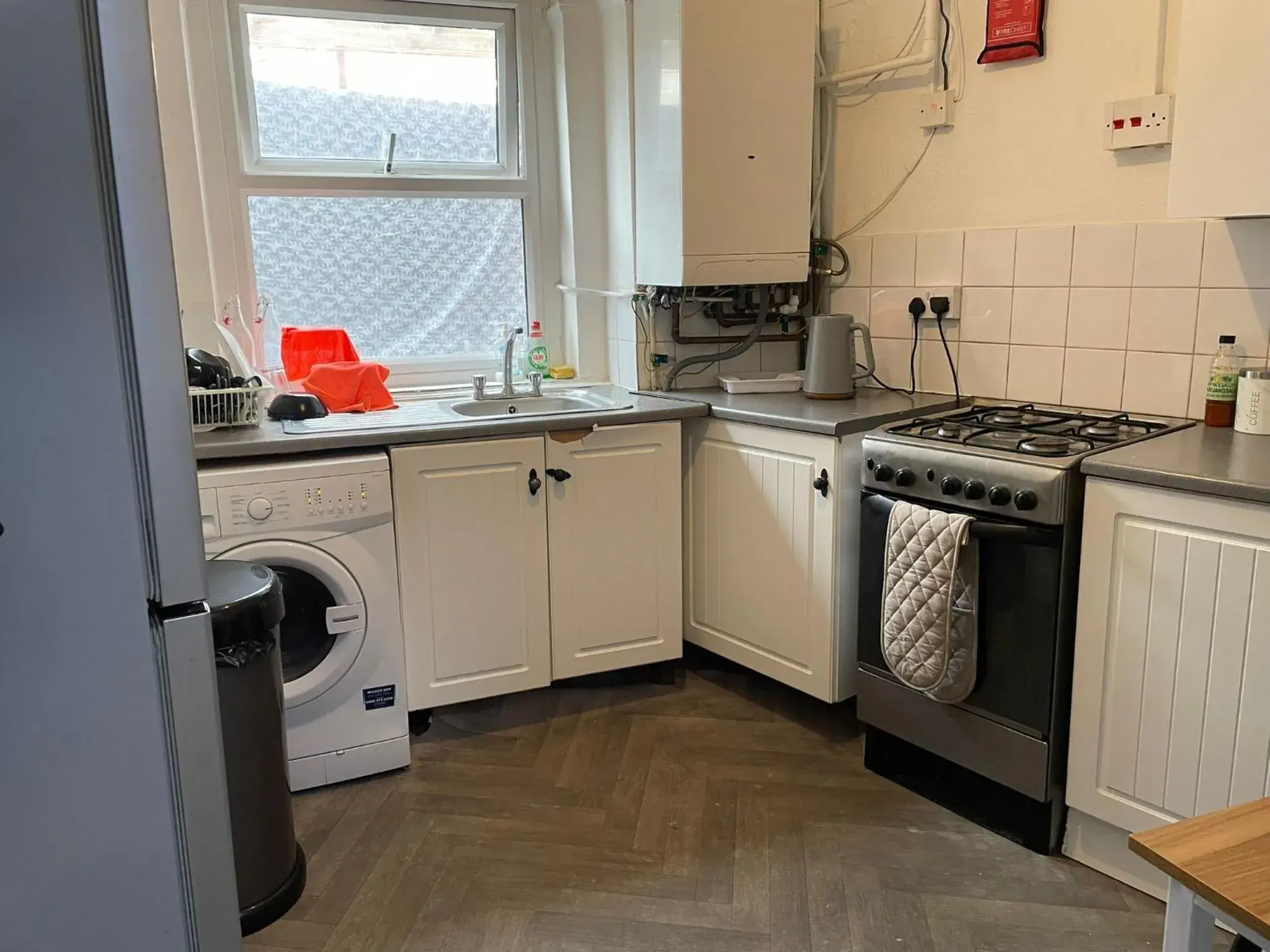 Standard Double Room with Shared Bathroom in Rahal Hotel Hackney London Standard Double Room with Shared Bathroom in Rahal Hotel Hackney London