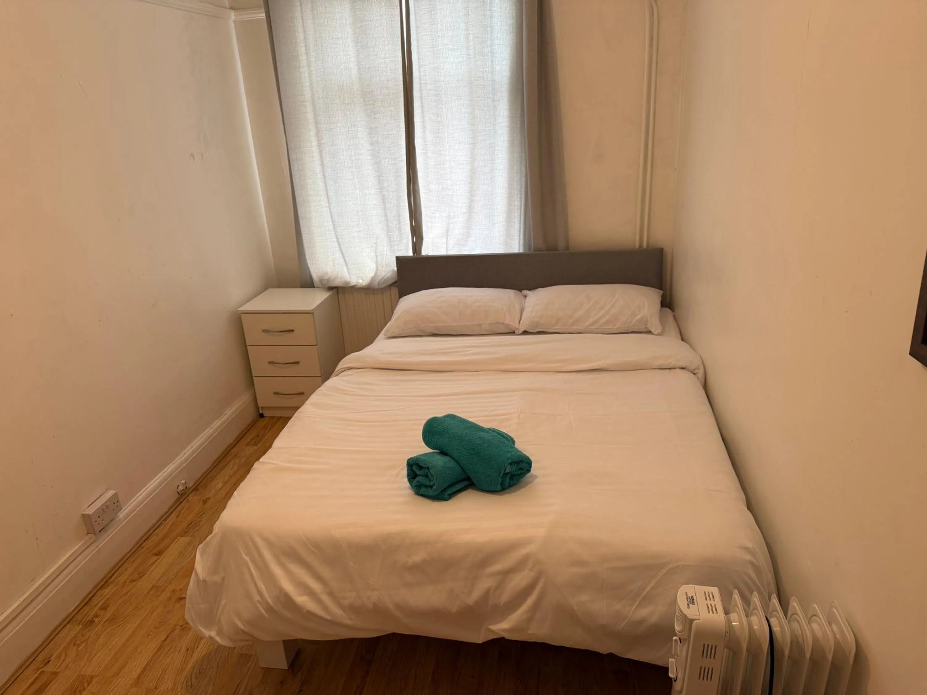 Photo of the whole room, Bed in Rahal Hotel Hackney London