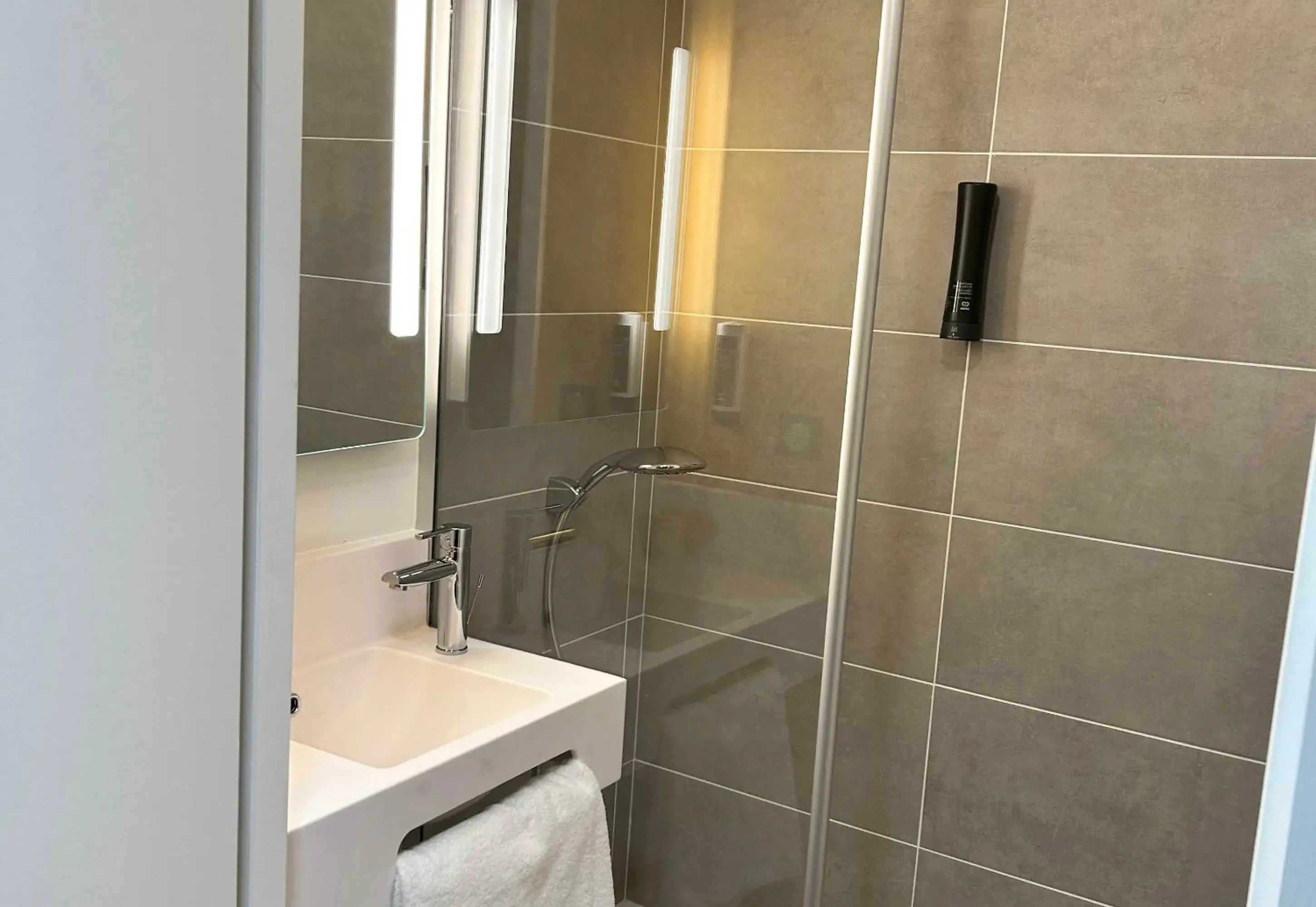 Twin Room in B&B HOTEL Cergy Saint-Christophe Gare Twin Room in B&B HOTEL Cergy Saint-Christophe Gare