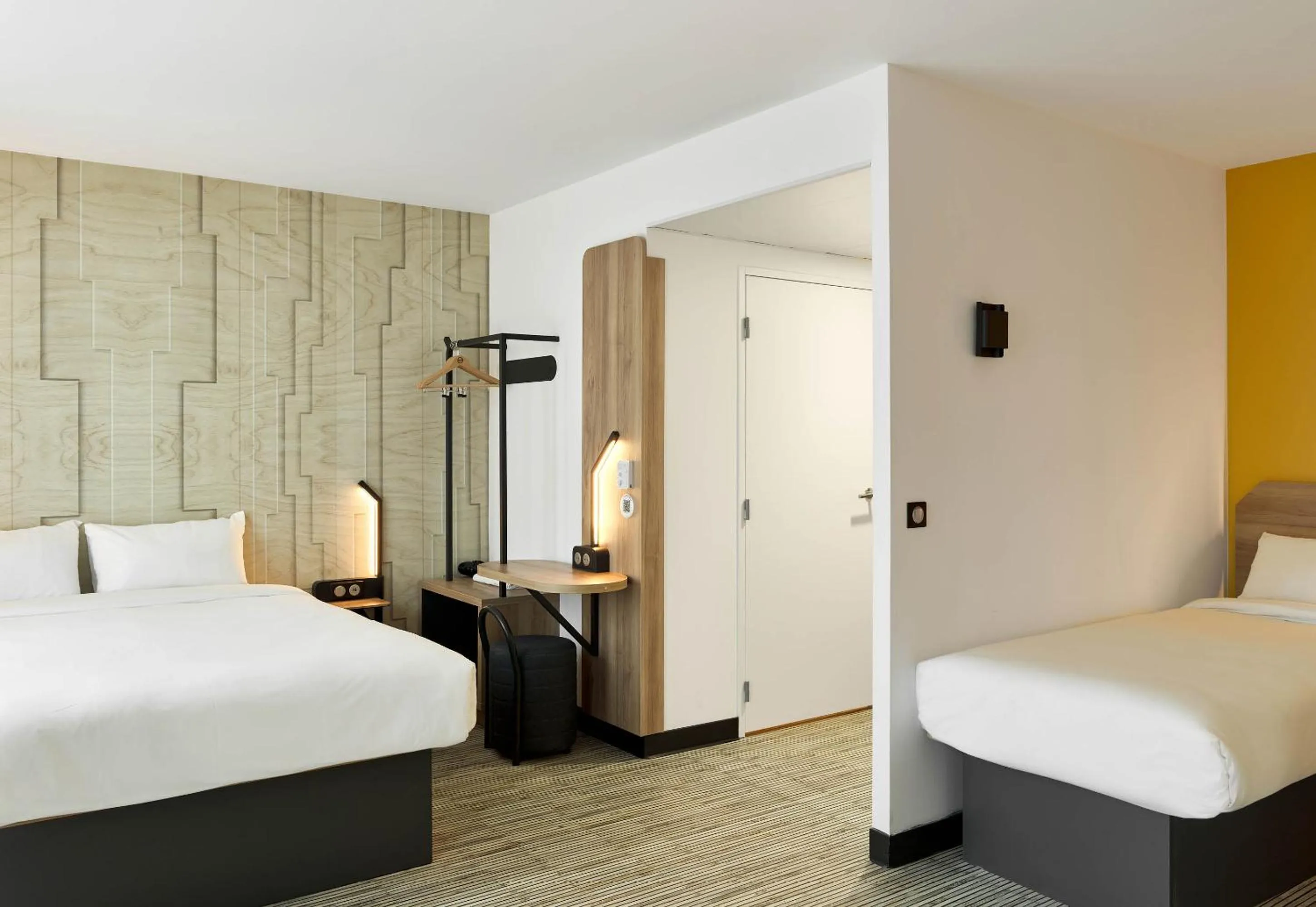 Bedroom, Bed in B&B HOTEL Cergy Saint-Christophe Gare