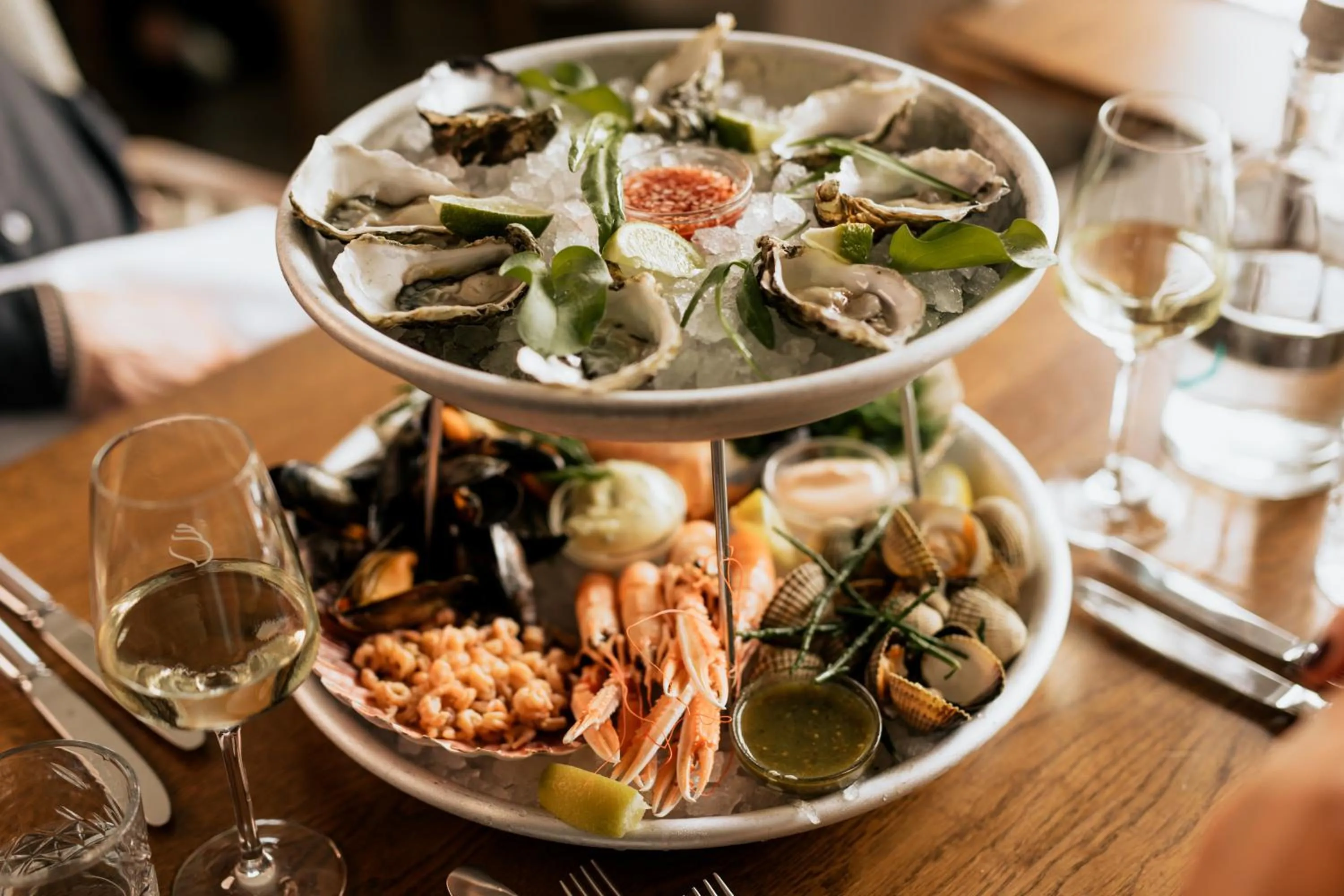 Restaurant/places to eat in Grand Hotel Opduin